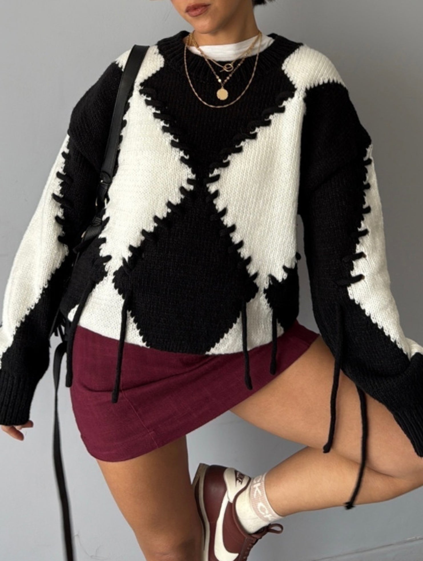 Crew neck long sleeve contrast color sweater
