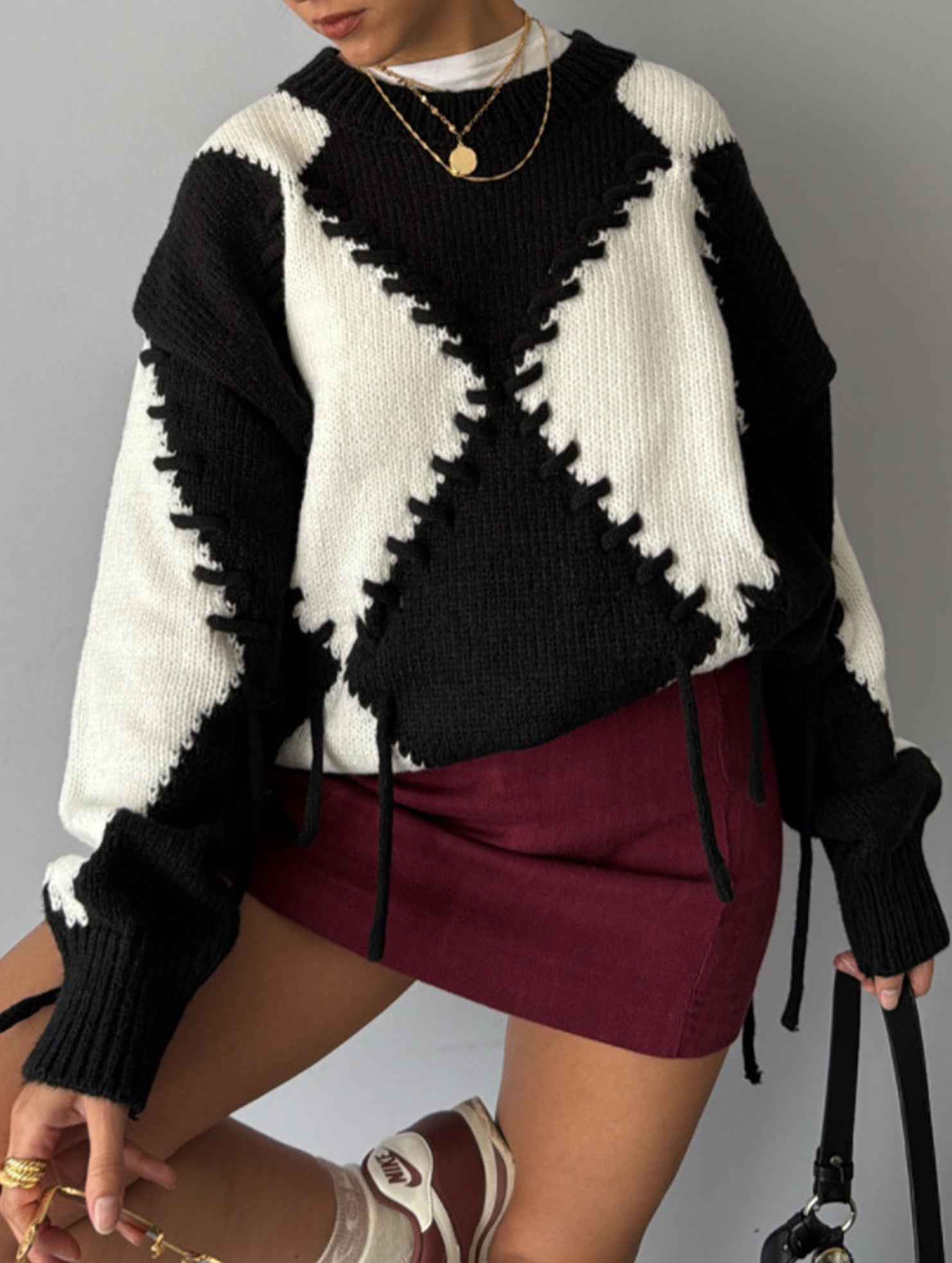 Crew neck long sleeve contrast color sweater