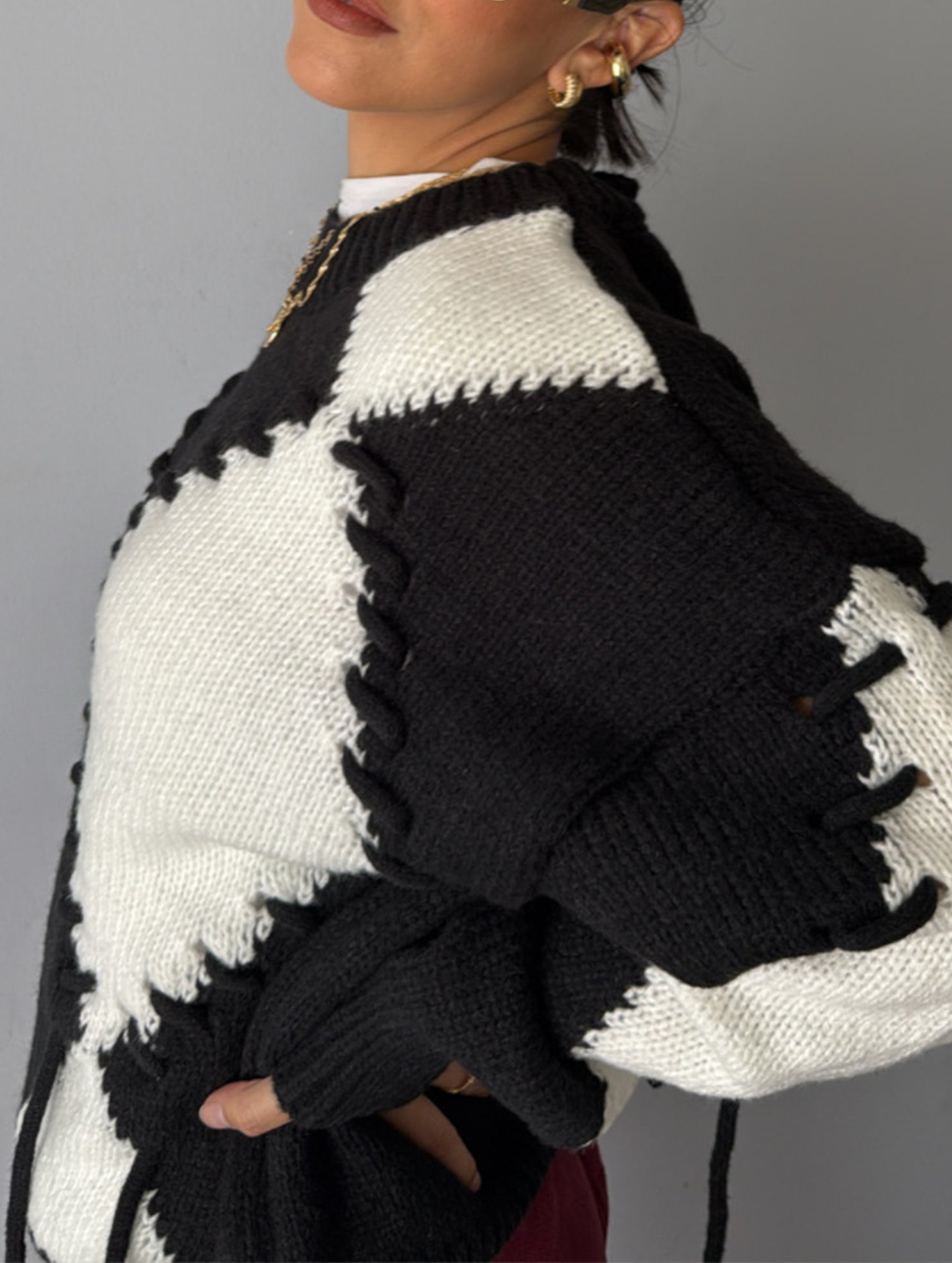 Crew neck long sleeve contrast color sweater