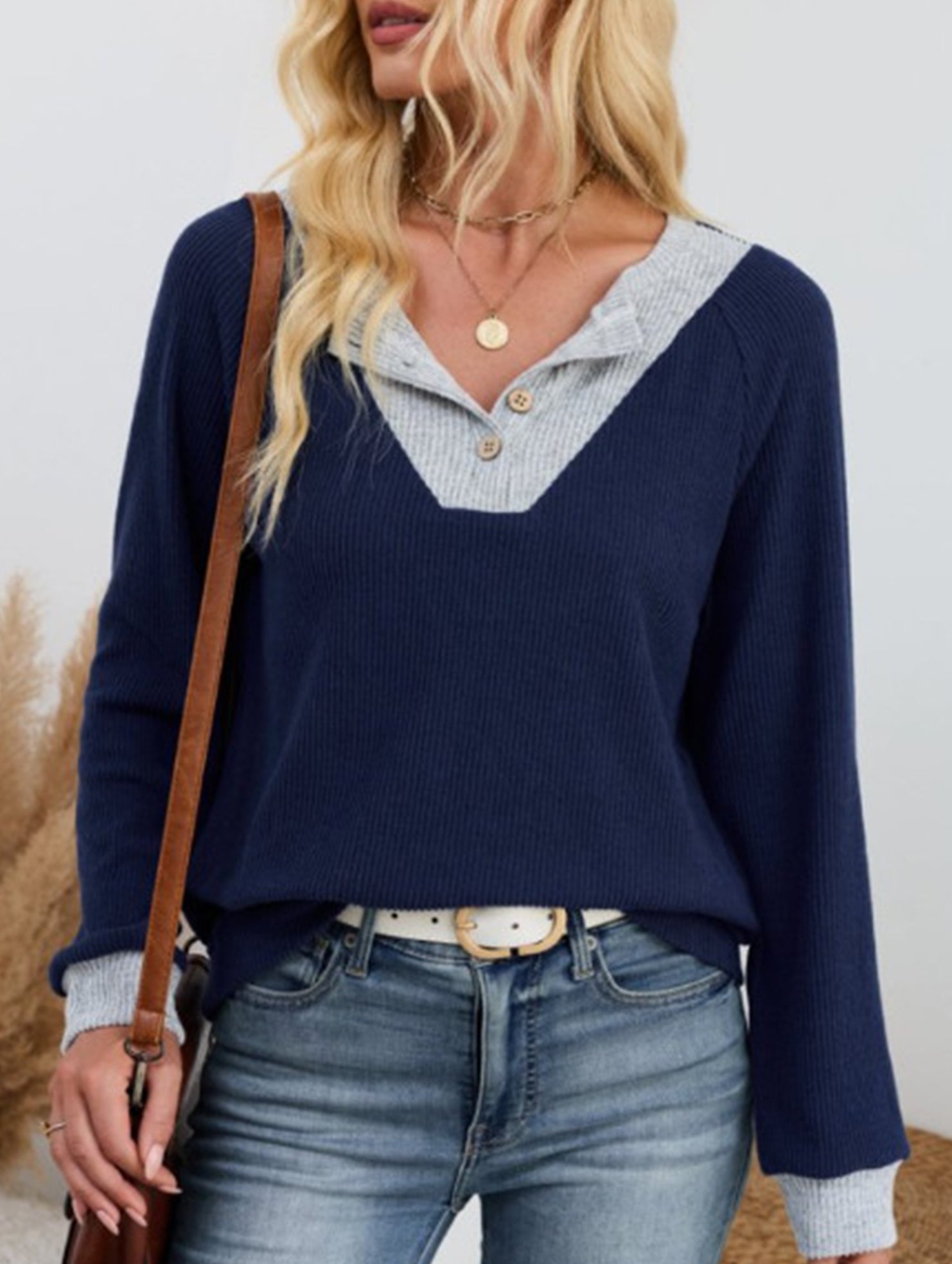 Casual fake two-piece loose long-sleeved top