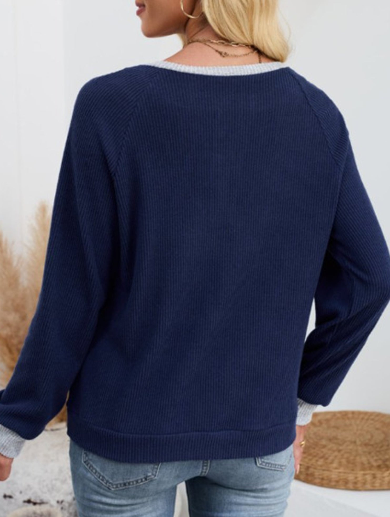 Casual fake two-piece loose long-sleeved top