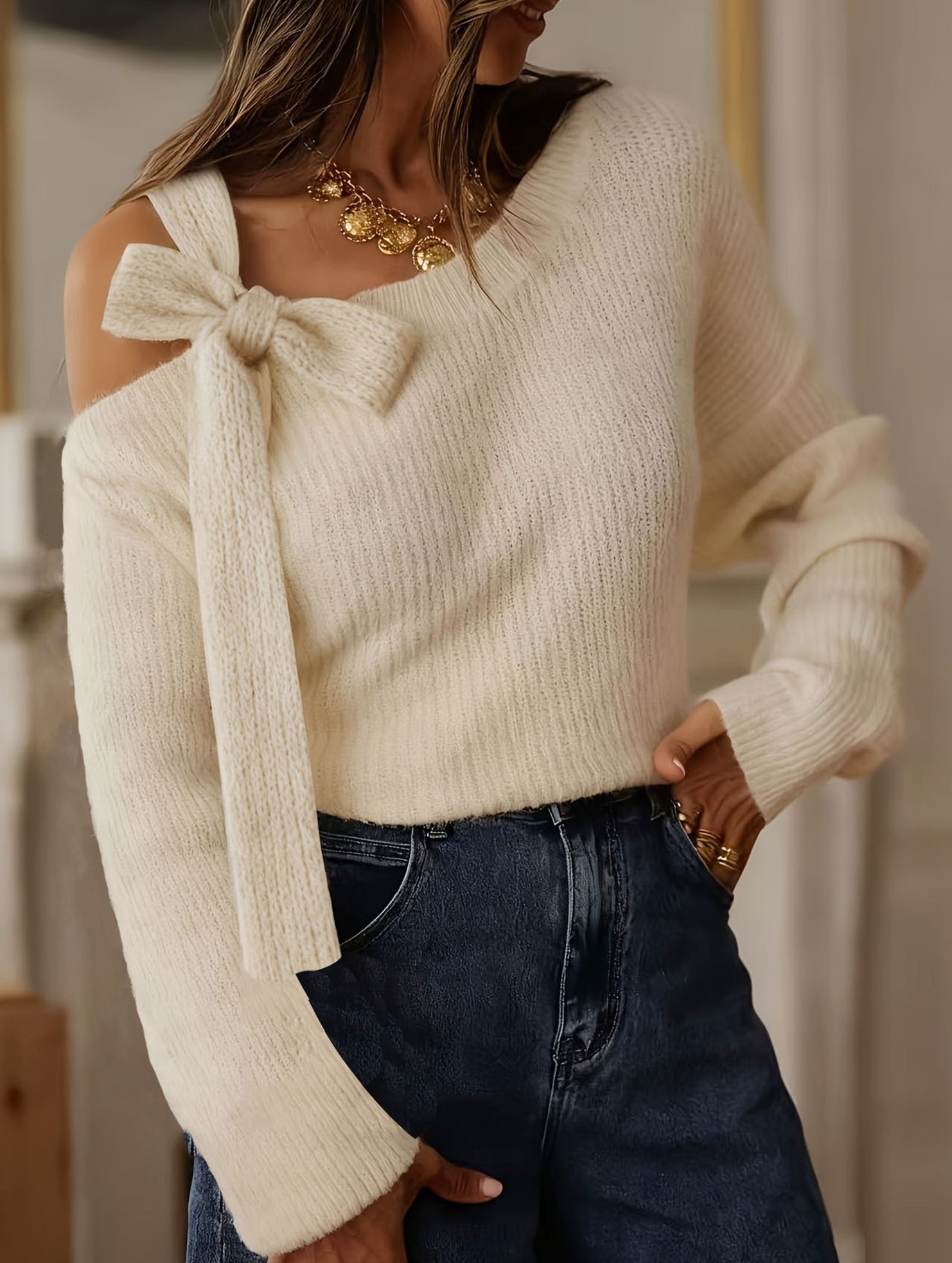 Solid color knitted tie sweater