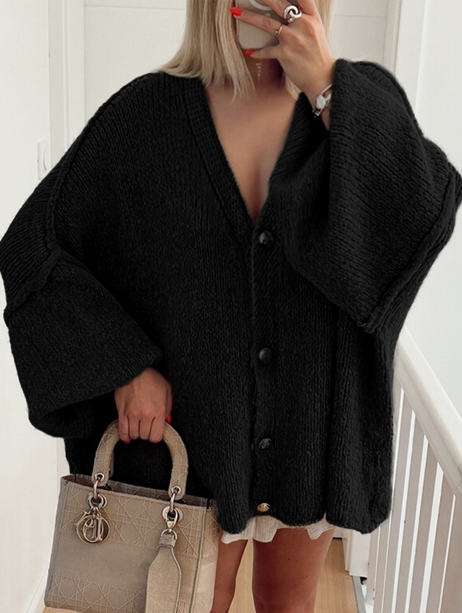 loose and relaxed v-neck knit cardigan