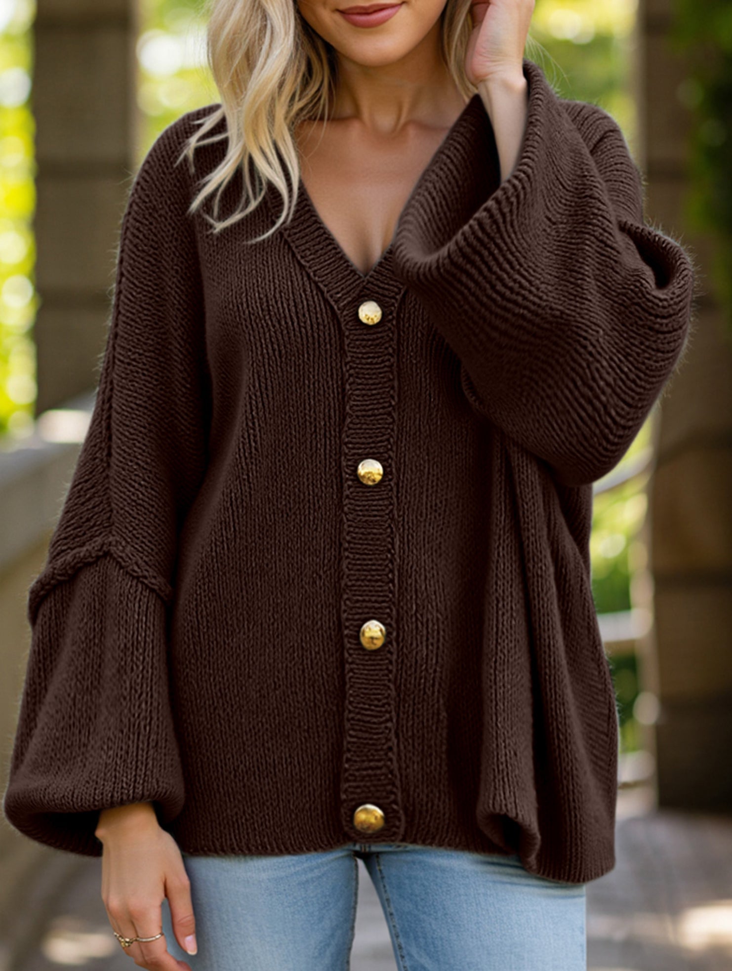 loose and relaxed v-neck knit cardigan