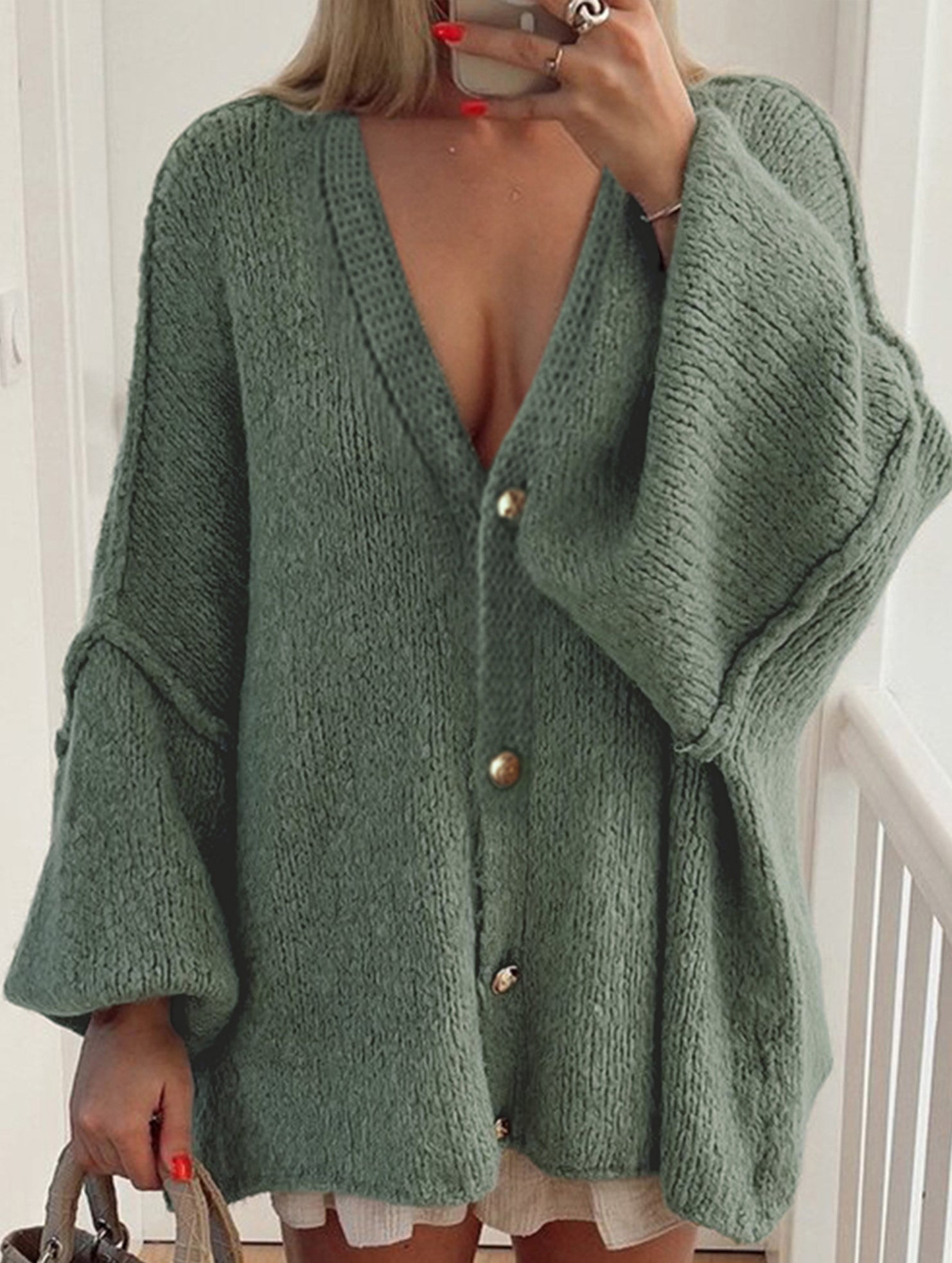 loose and relaxed v-neck knit cardigan