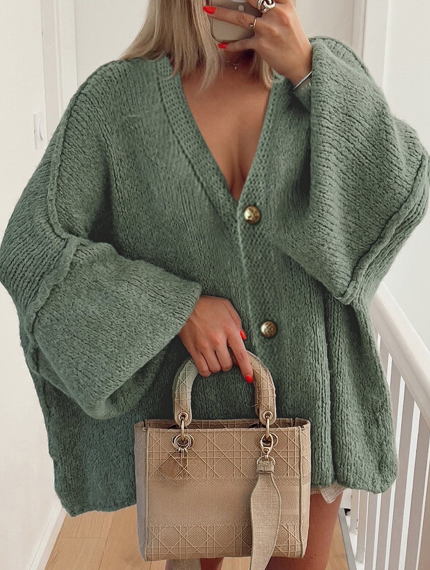 loose and relaxed v-neck knit cardigan