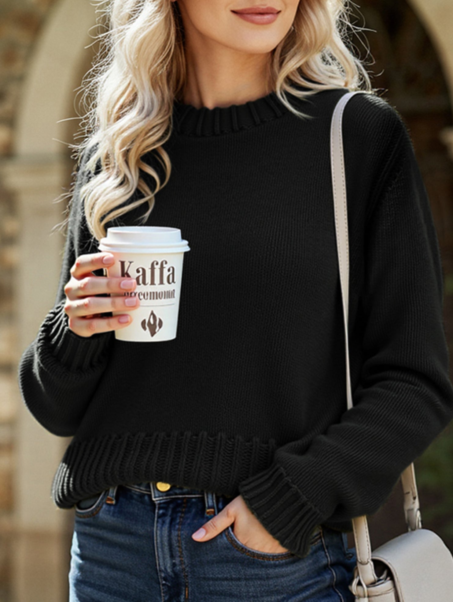 retro-style loose-fitting short knit sweater