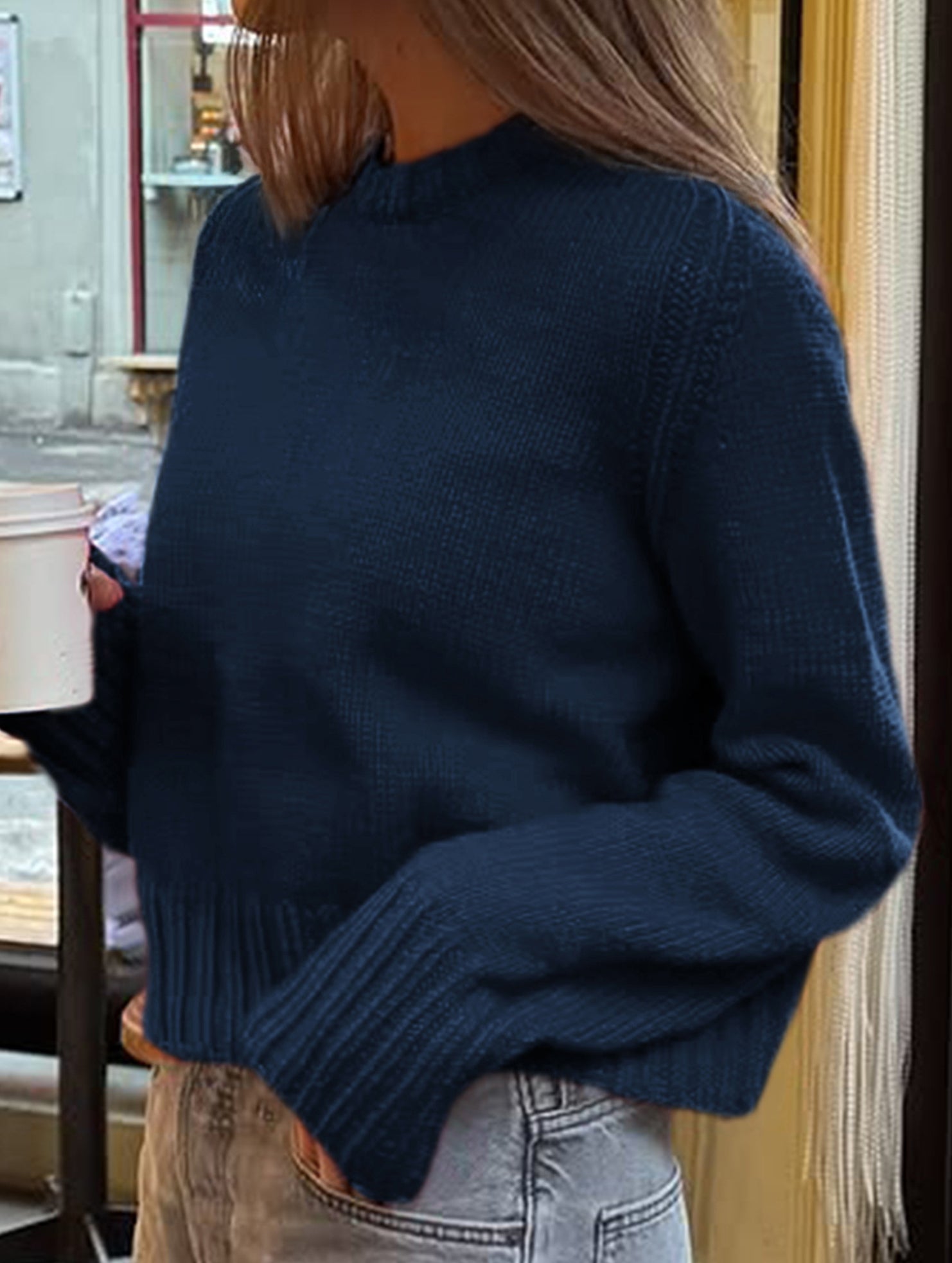 retro-style loose-fitting short knit sweater
