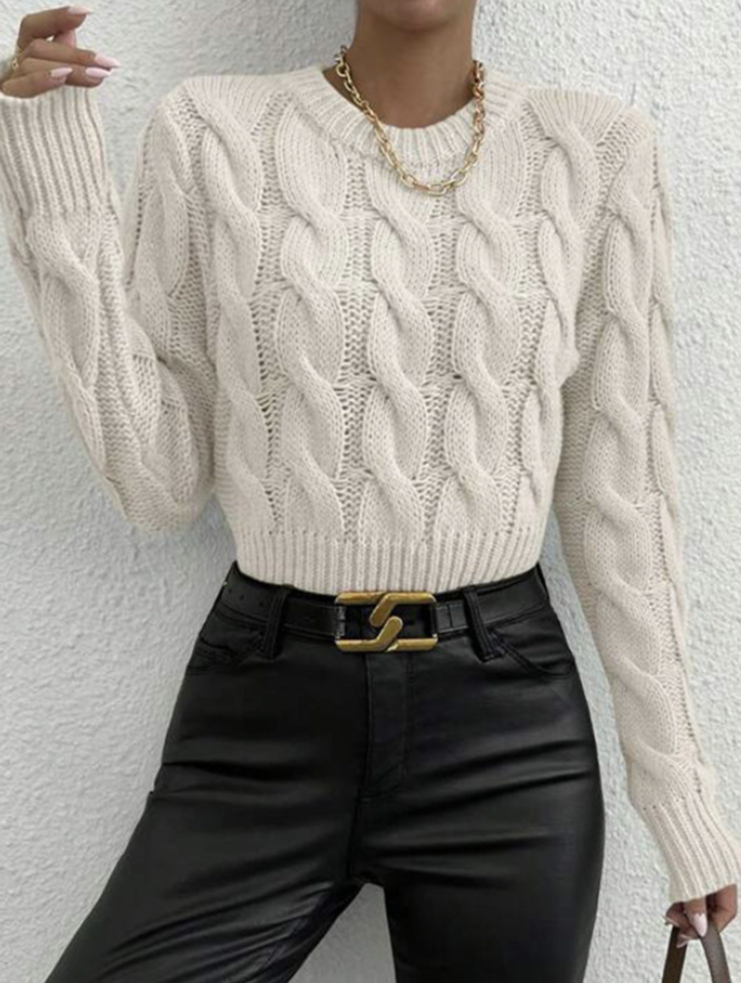 Solid color cable knit crew neck pullover sweater