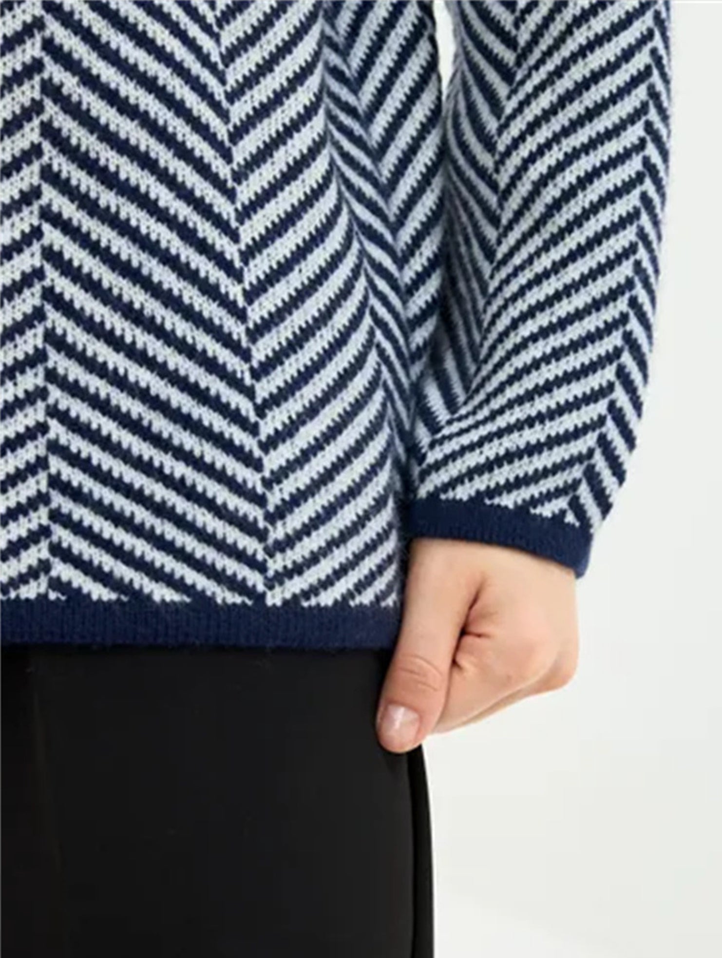 Striped warm and slimming sweater