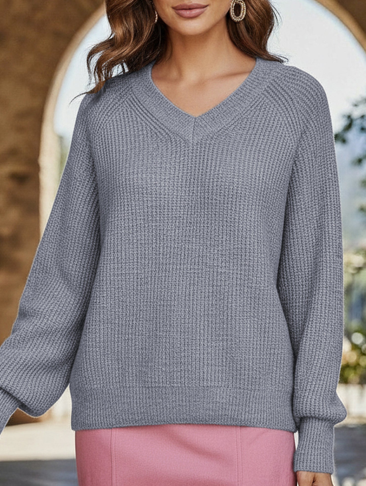 Solid color pullover V-neck sweater