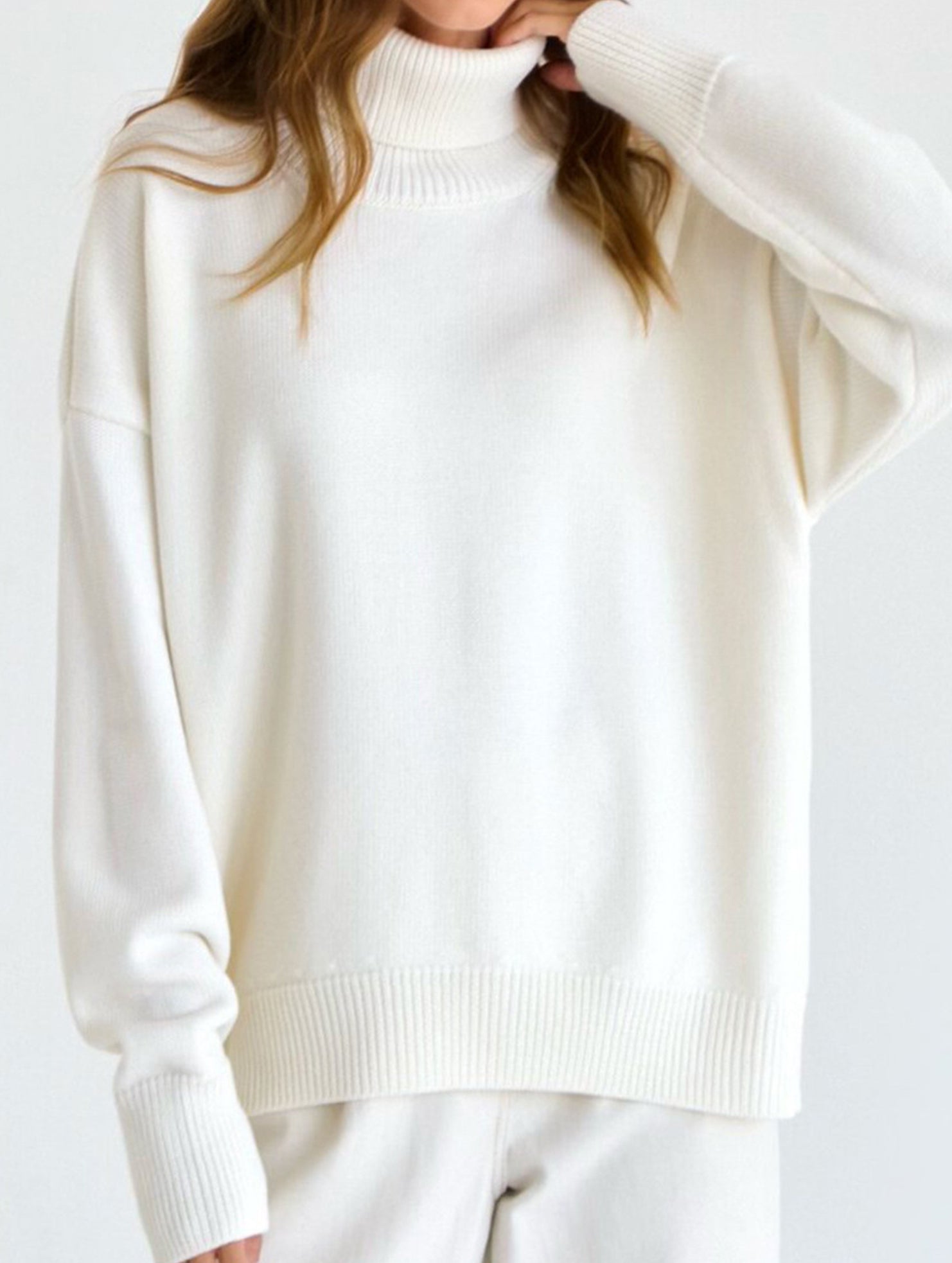 Classic turtleneck loose-fitting knit sweater