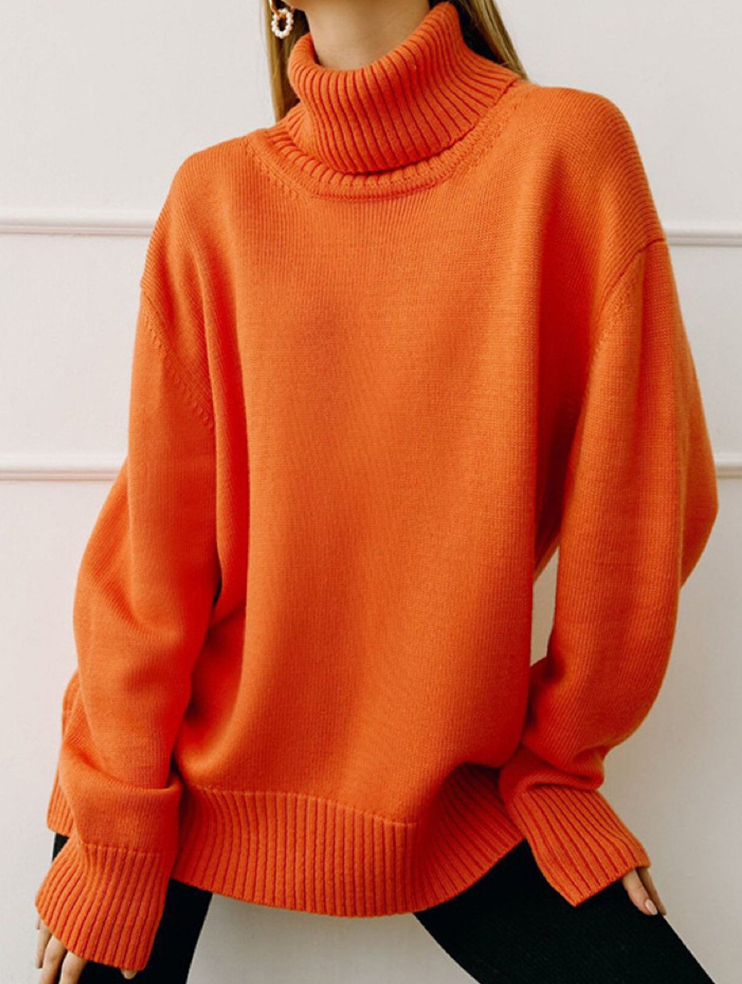 Classic turtleneck loose-fitting knit sweater