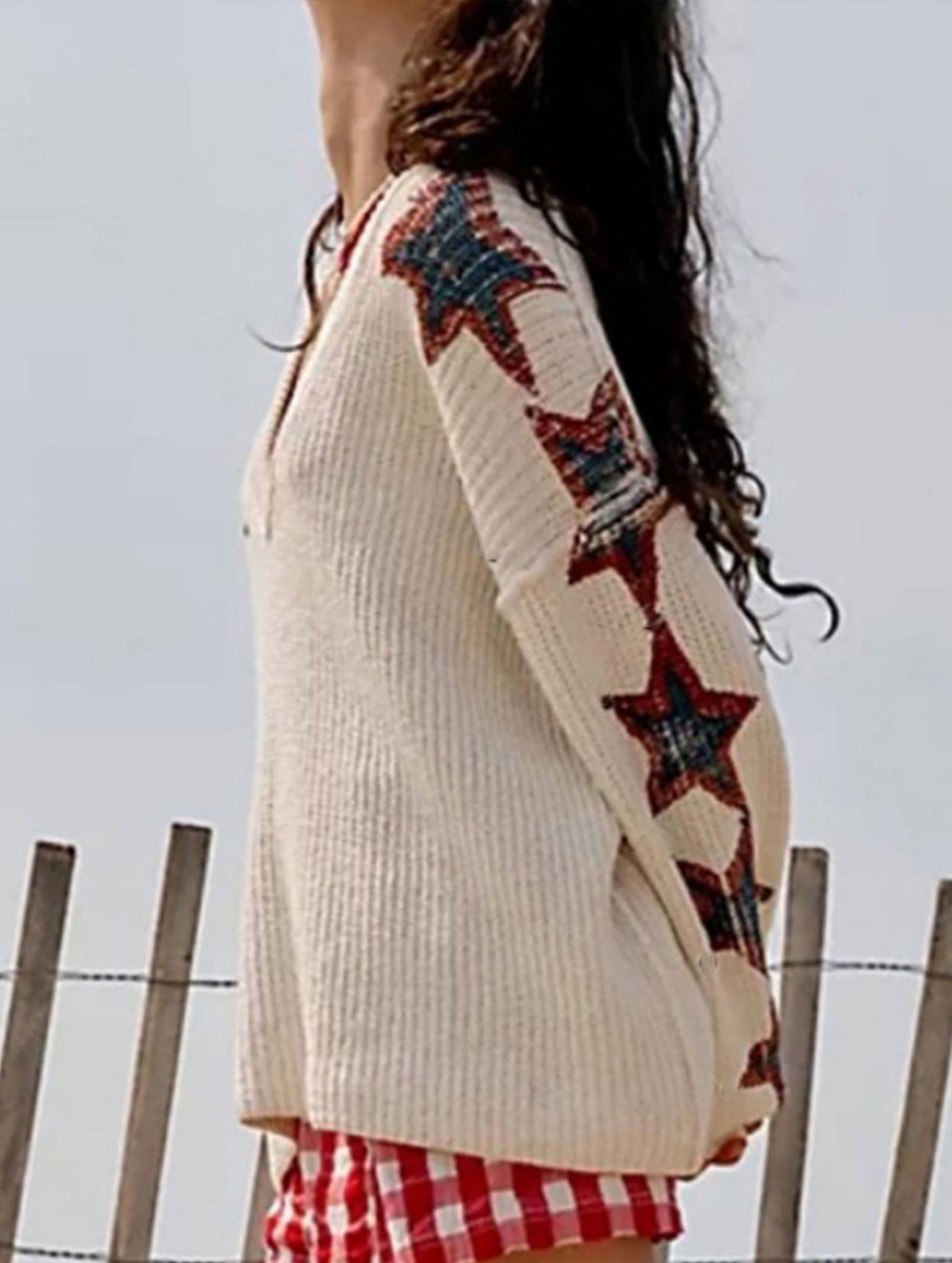 Loose-fitting long-sleeved V-neck knit sweater