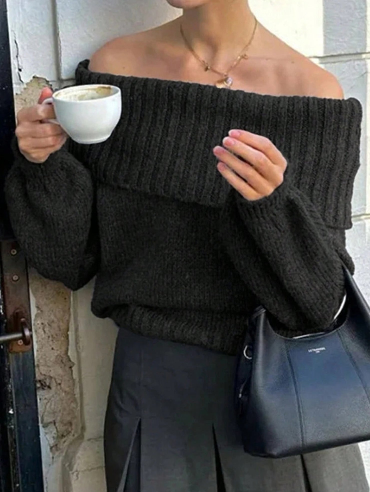 Simple off-shoulder slim-fit knit sweater
