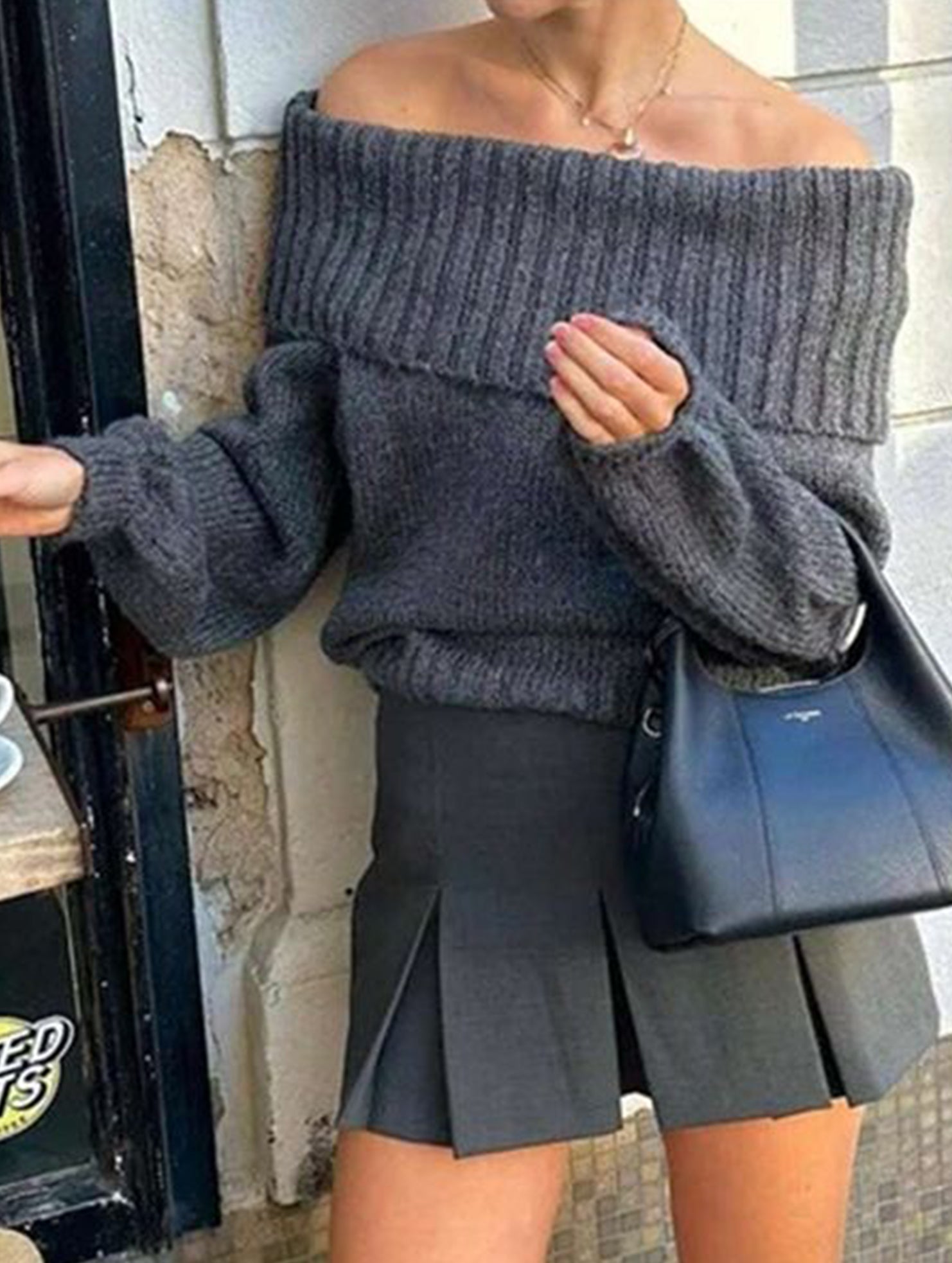 Simple off-shoulder slim-fit knit sweater