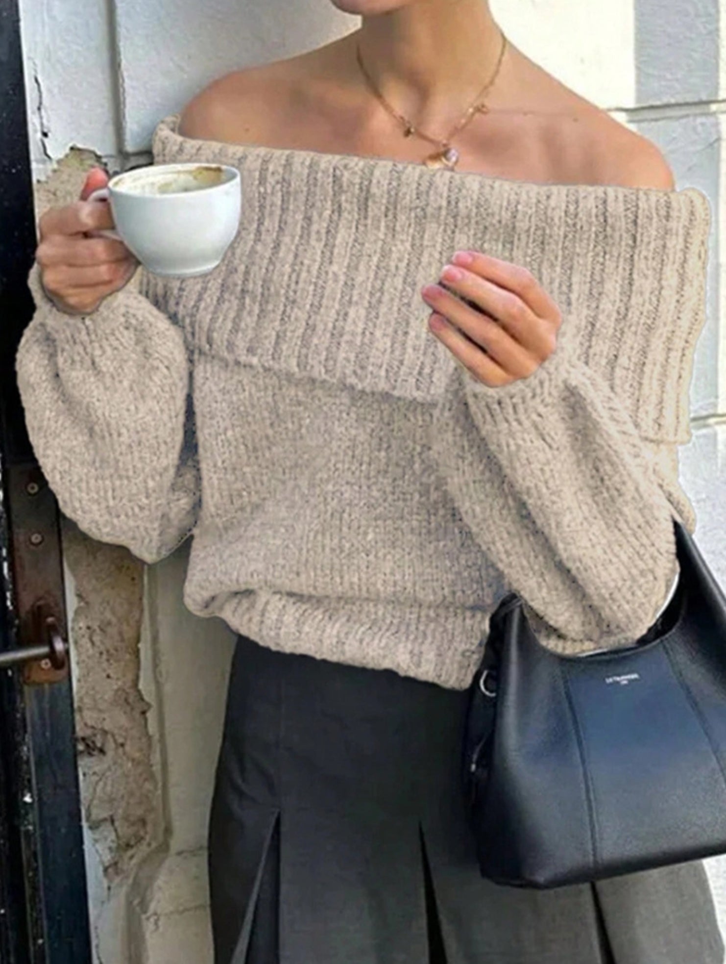 Simple off-shoulder slim-fit knit sweater