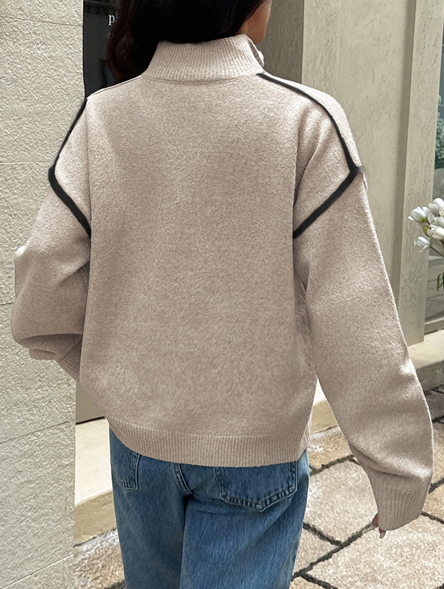 Simple solid color long-sleeved zip-up sweater