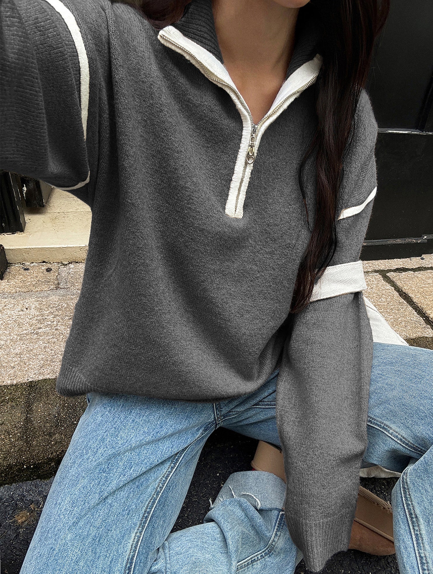 Simple solid color long-sleeved zip-up sweater