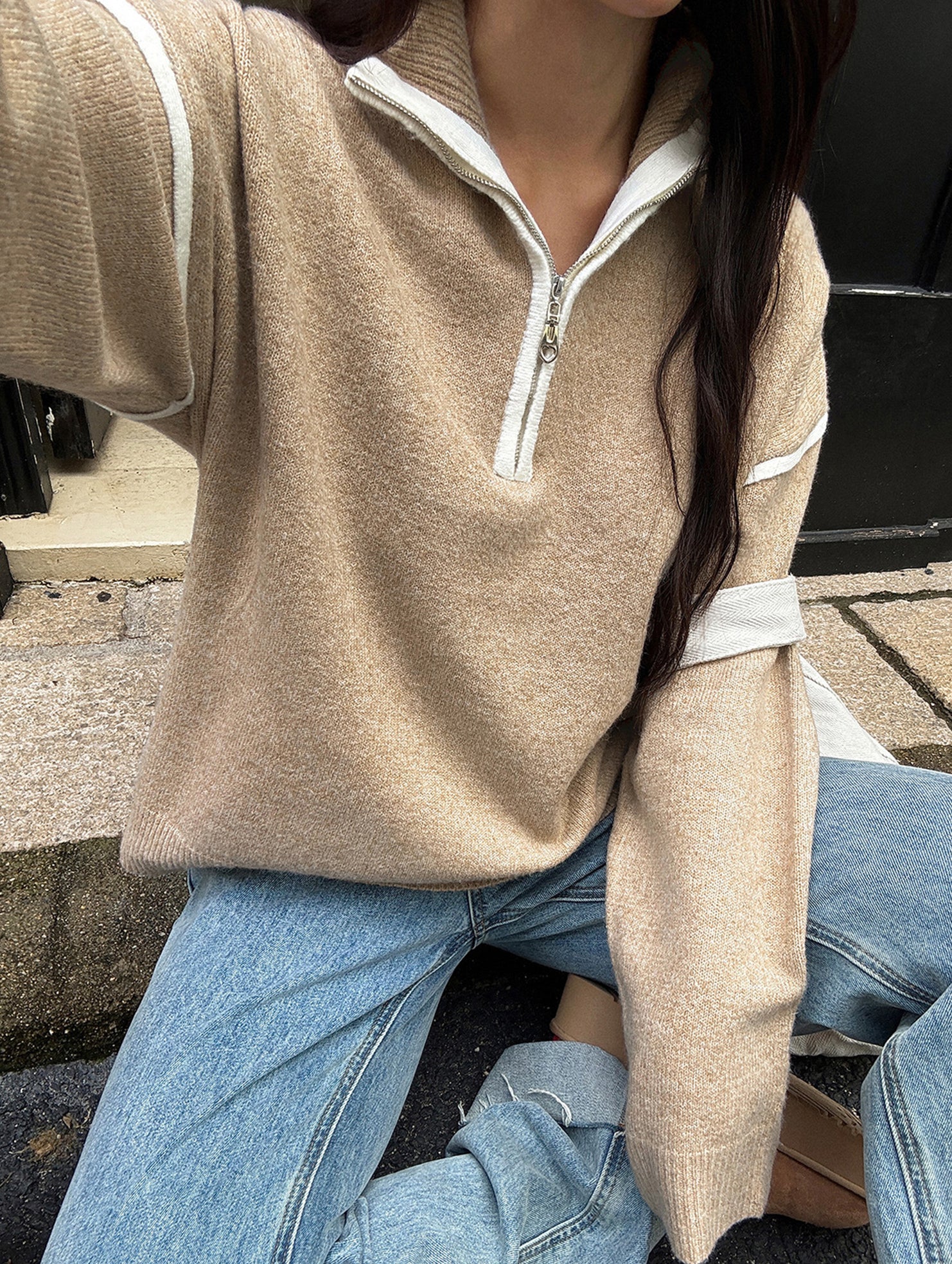Simple solid color long-sleeved zip-up sweater