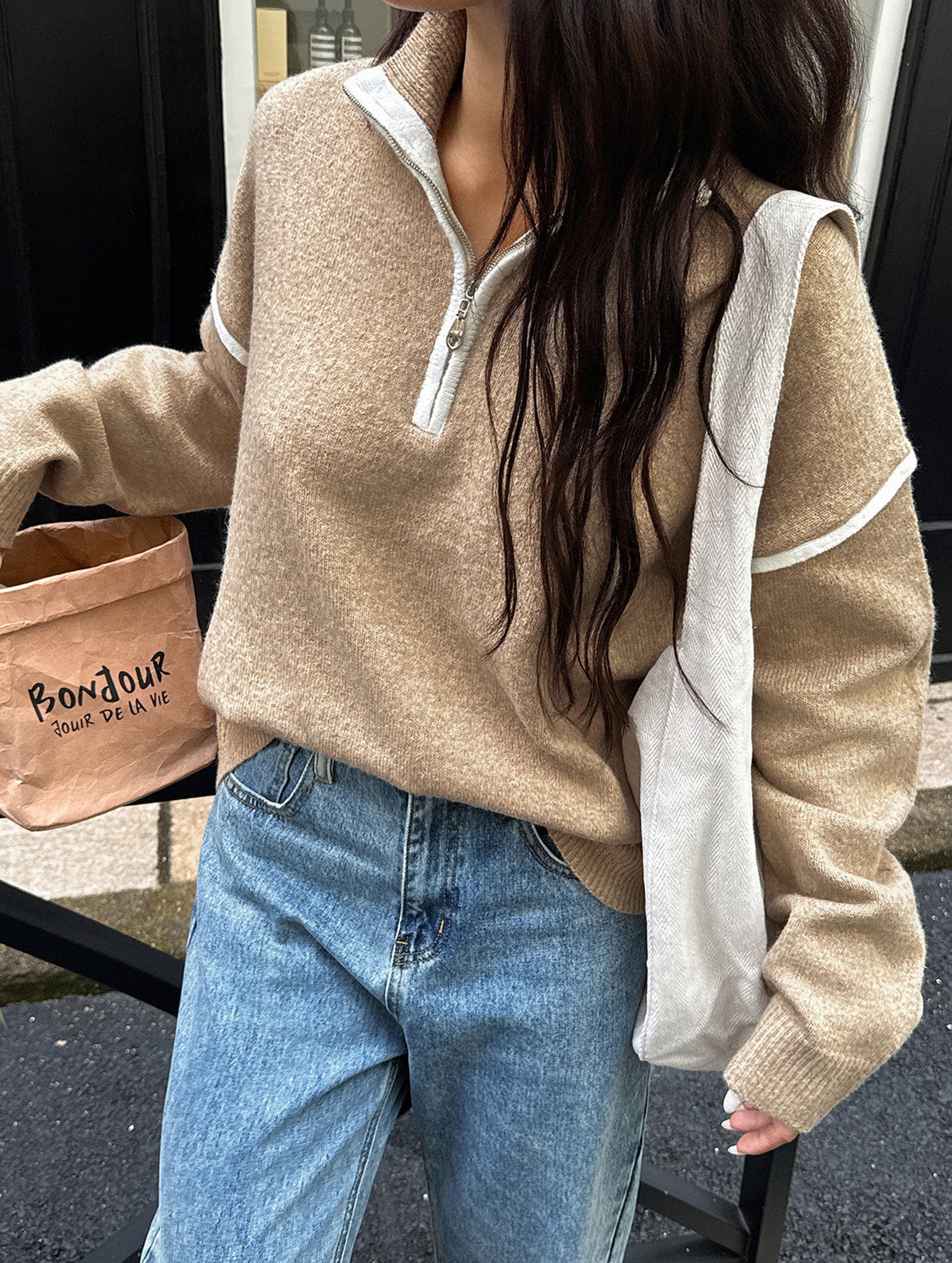 Simple solid color long-sleeved zip-up sweater