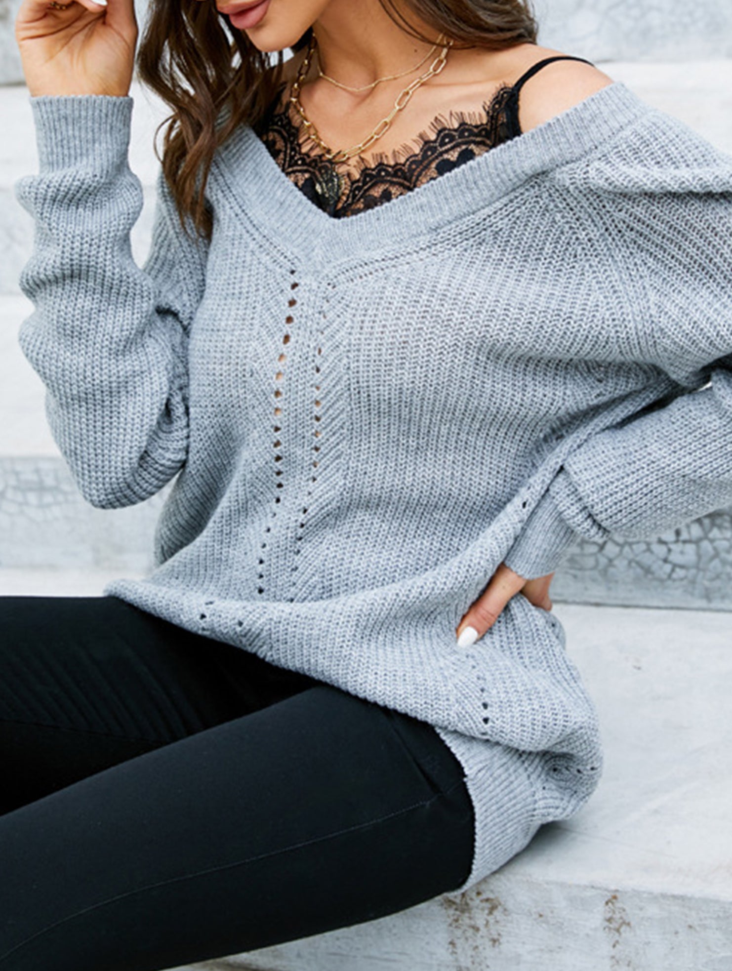 Fashionable patchwork pullover V-neck sweater