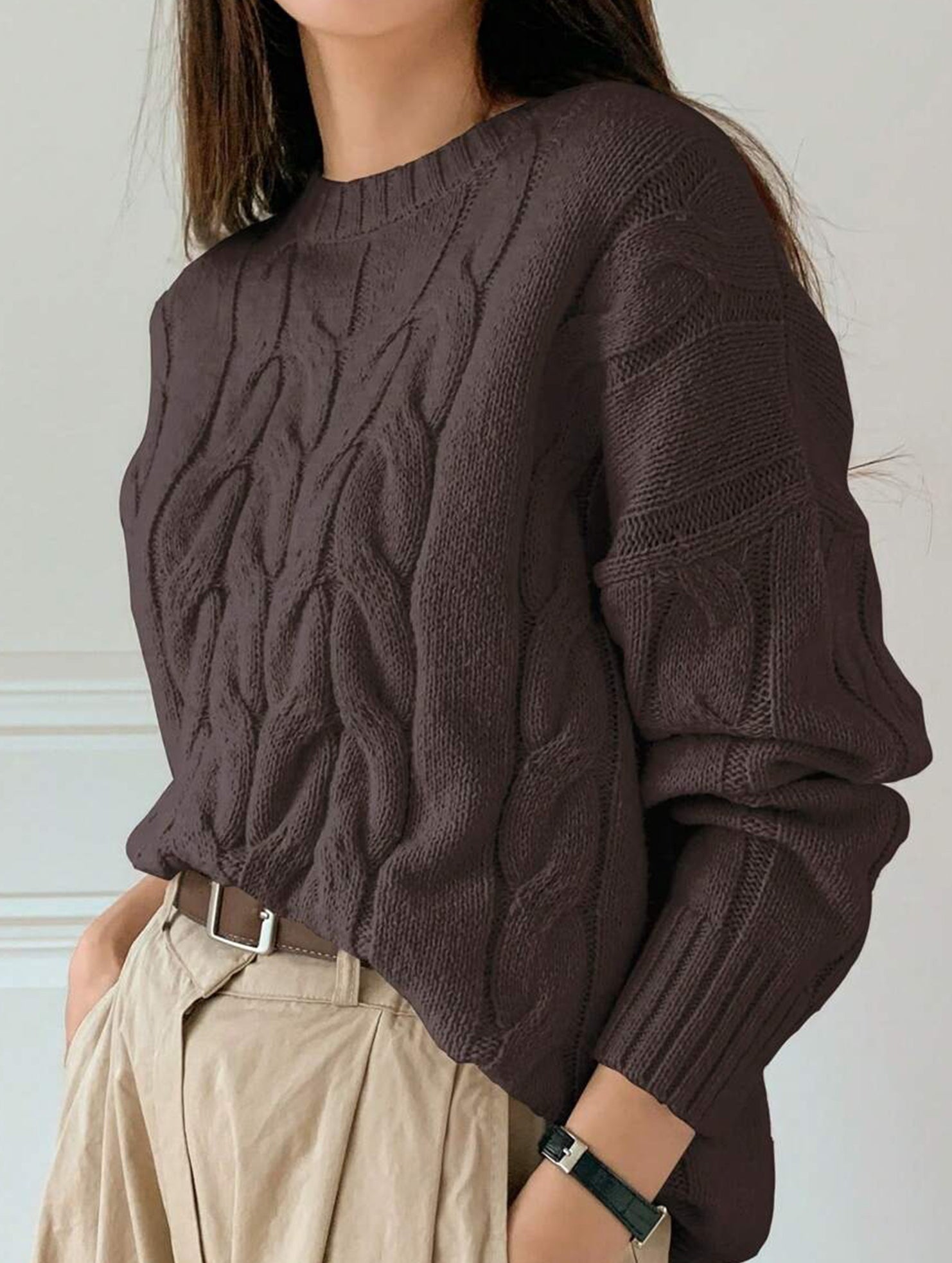 Versatile loose-fitting crew neck knit sweater