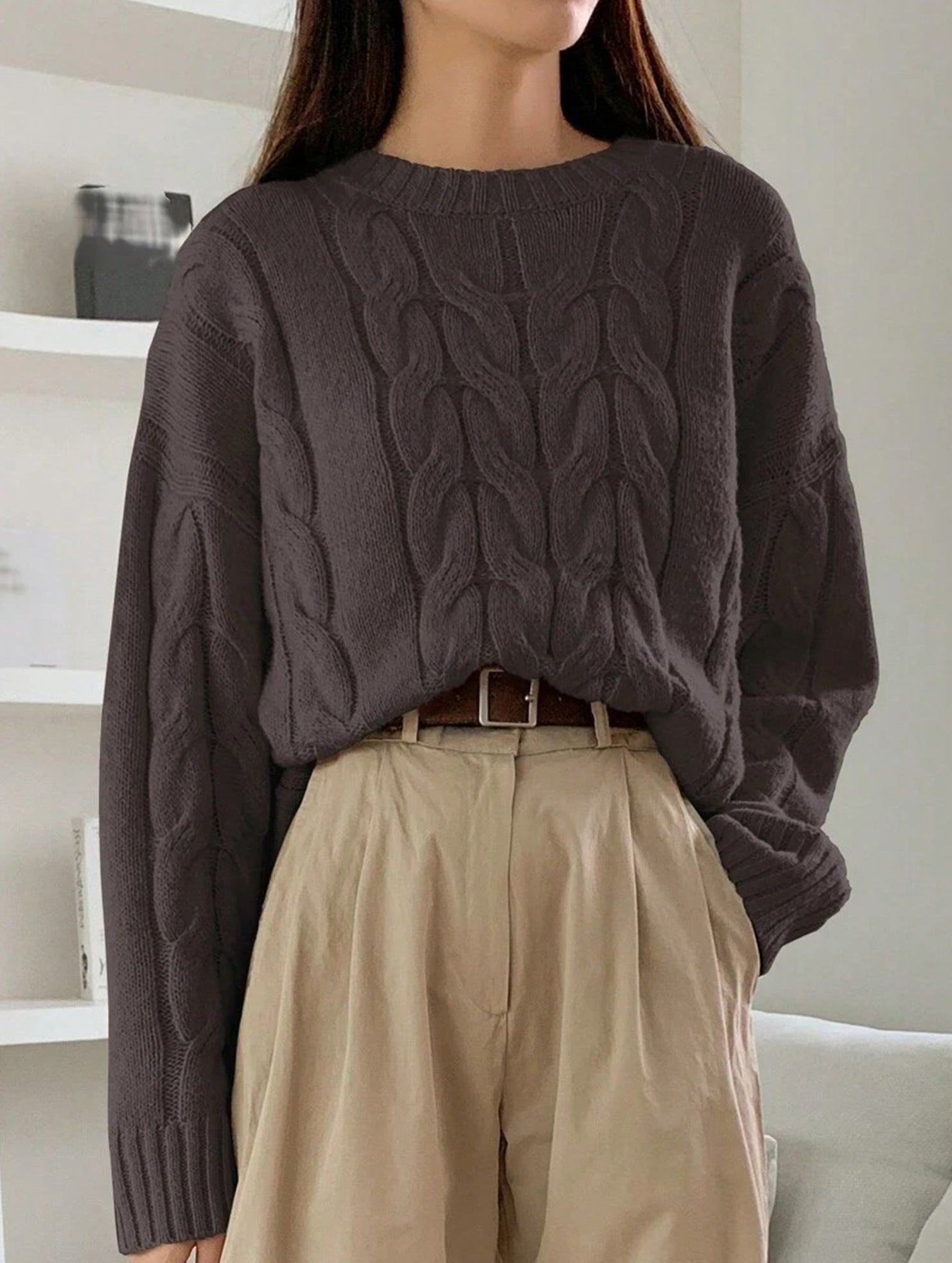 Versatile loose-fitting crew neck knit sweater