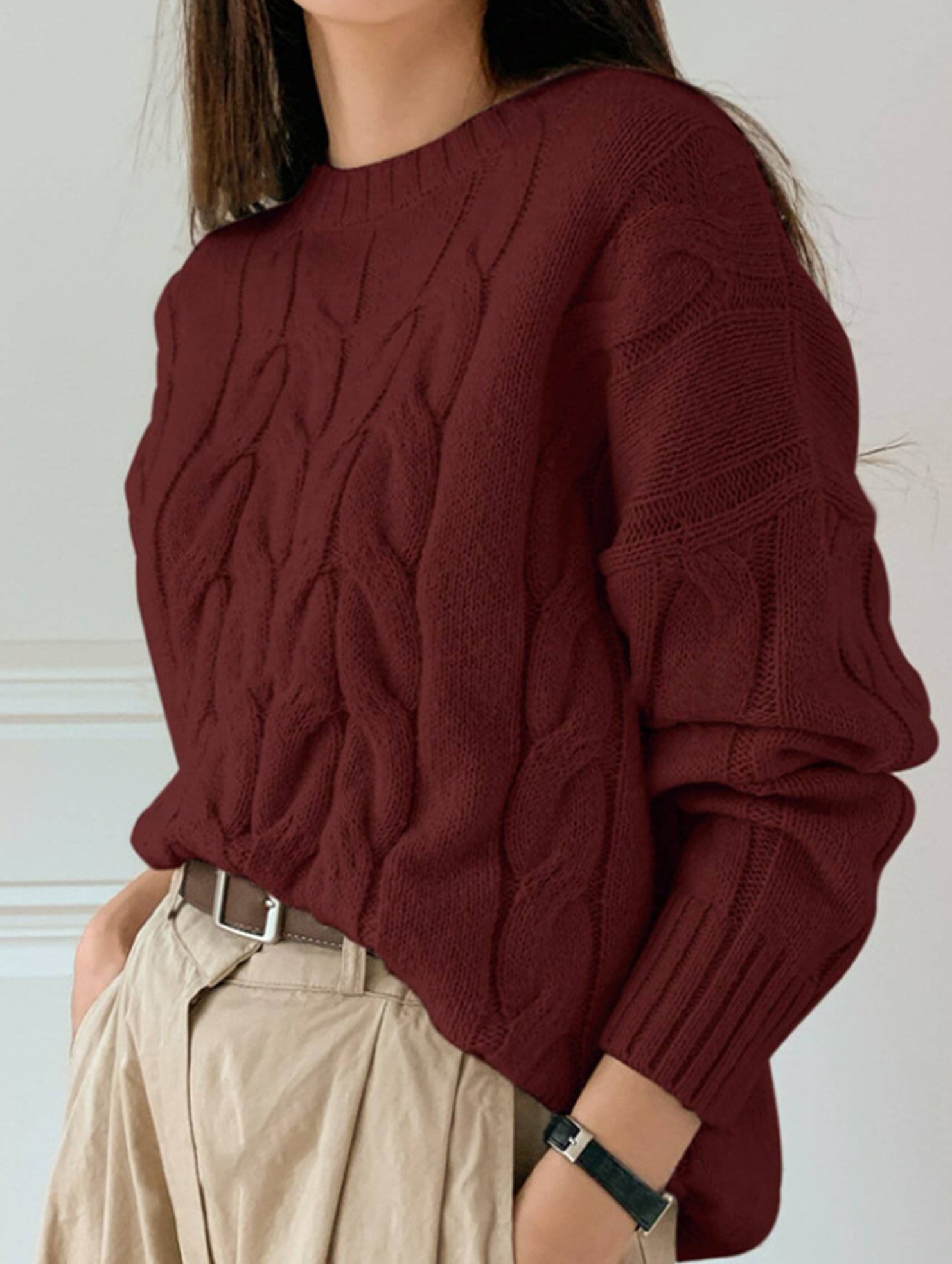 Versatile loose-fitting crew neck knit sweater
