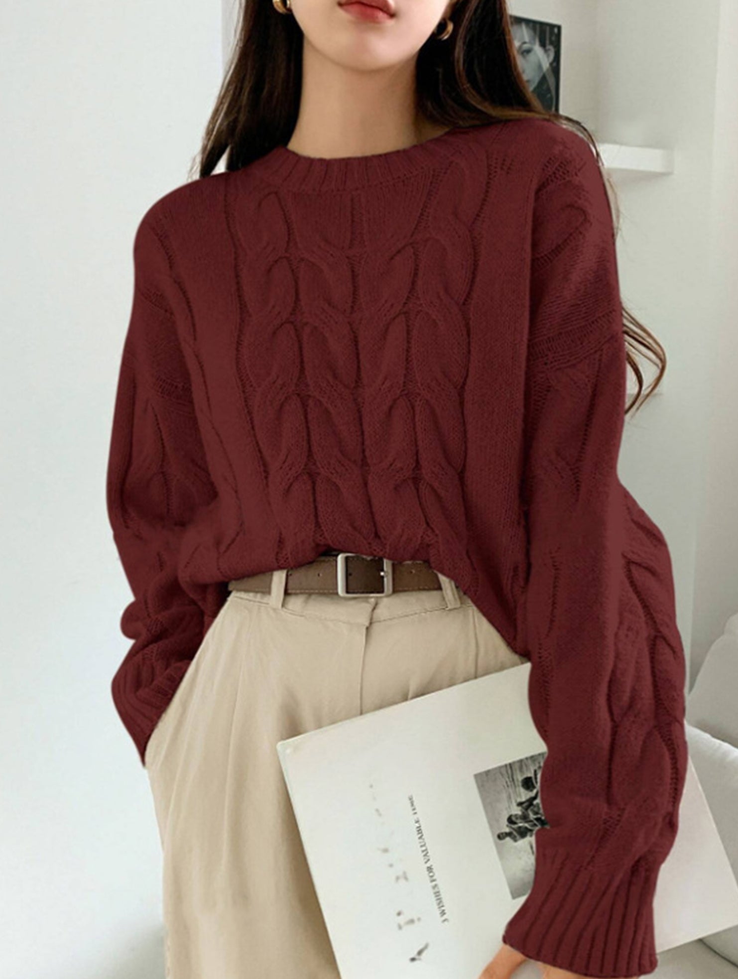 Versatile loose-fitting crew neck knit sweater