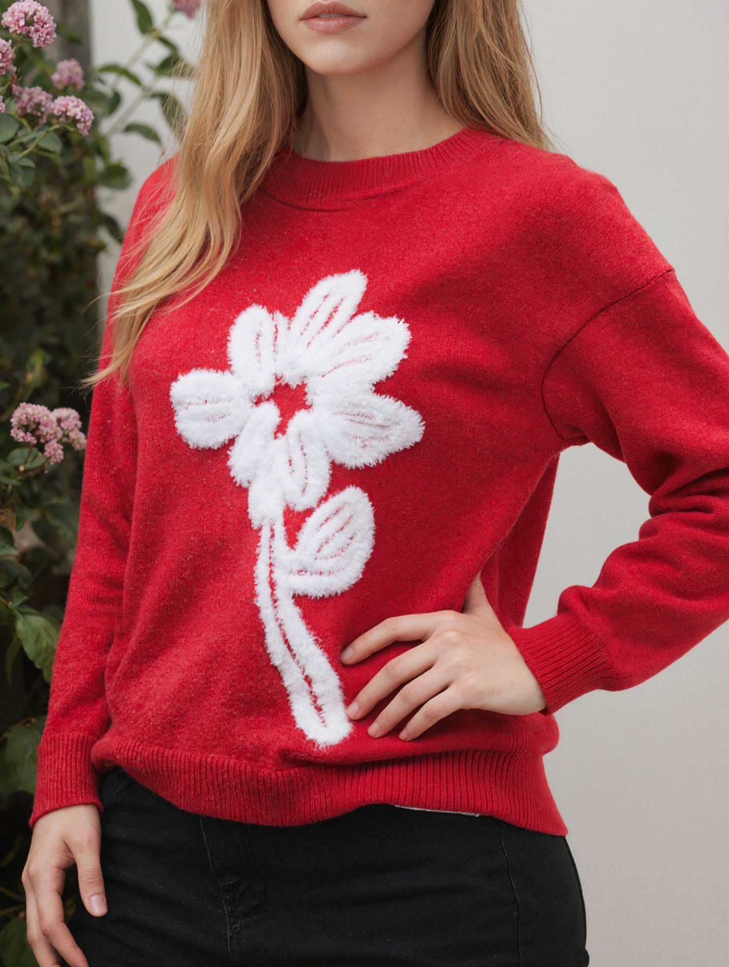 Stylish round neck long-sleeved knitwear