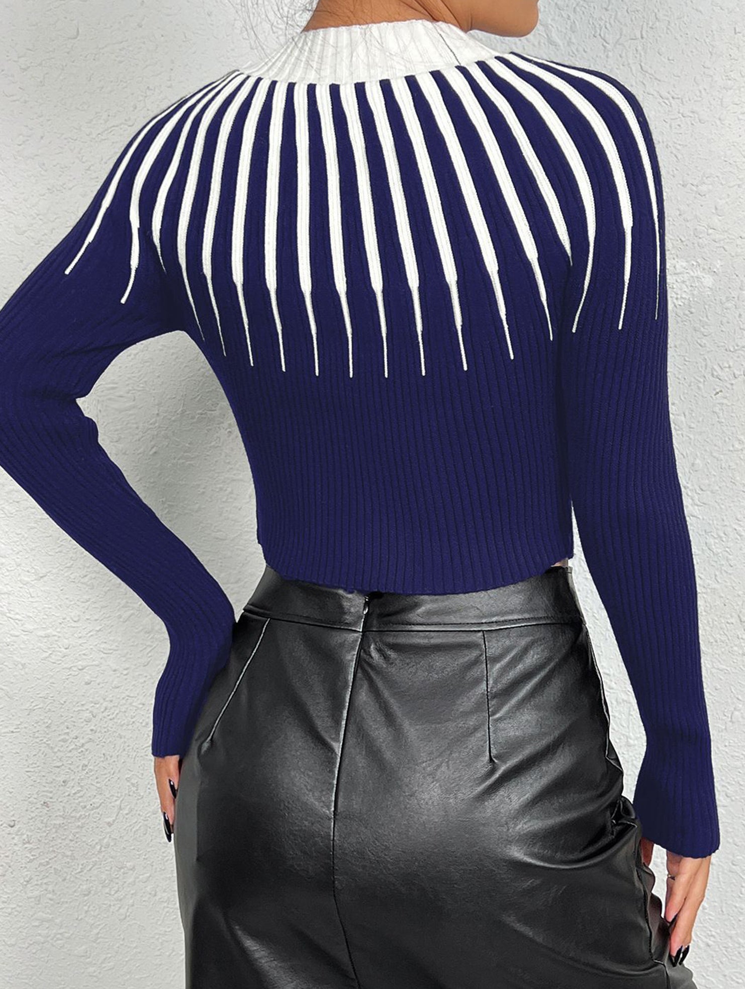 Stylish round neck striped knit sweater