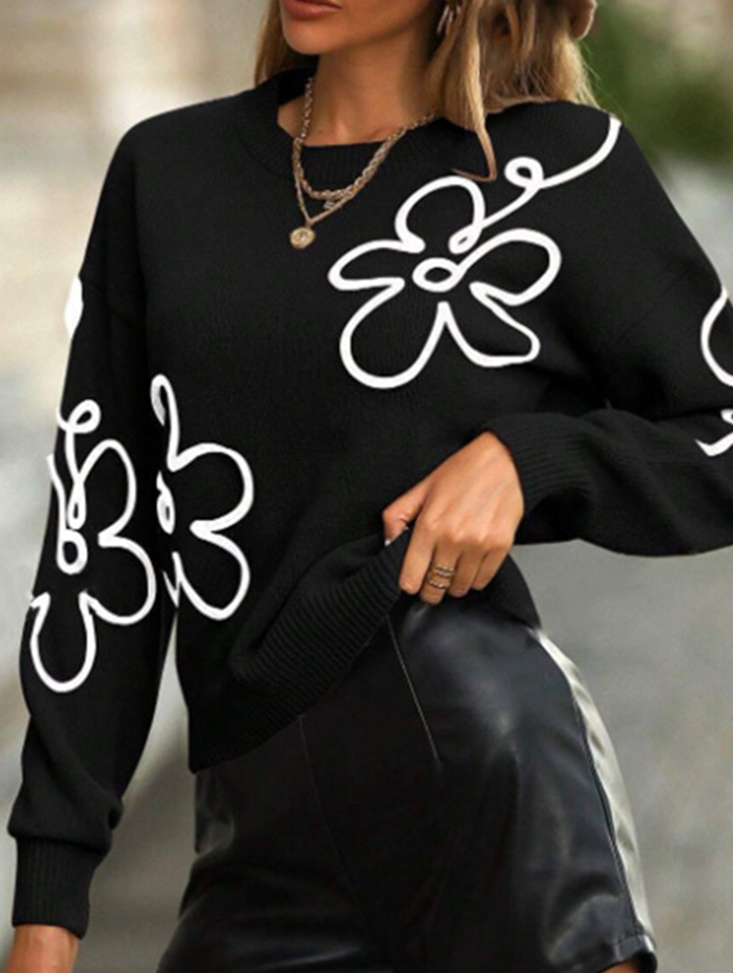 Stylish round neck jacquard knit sweater