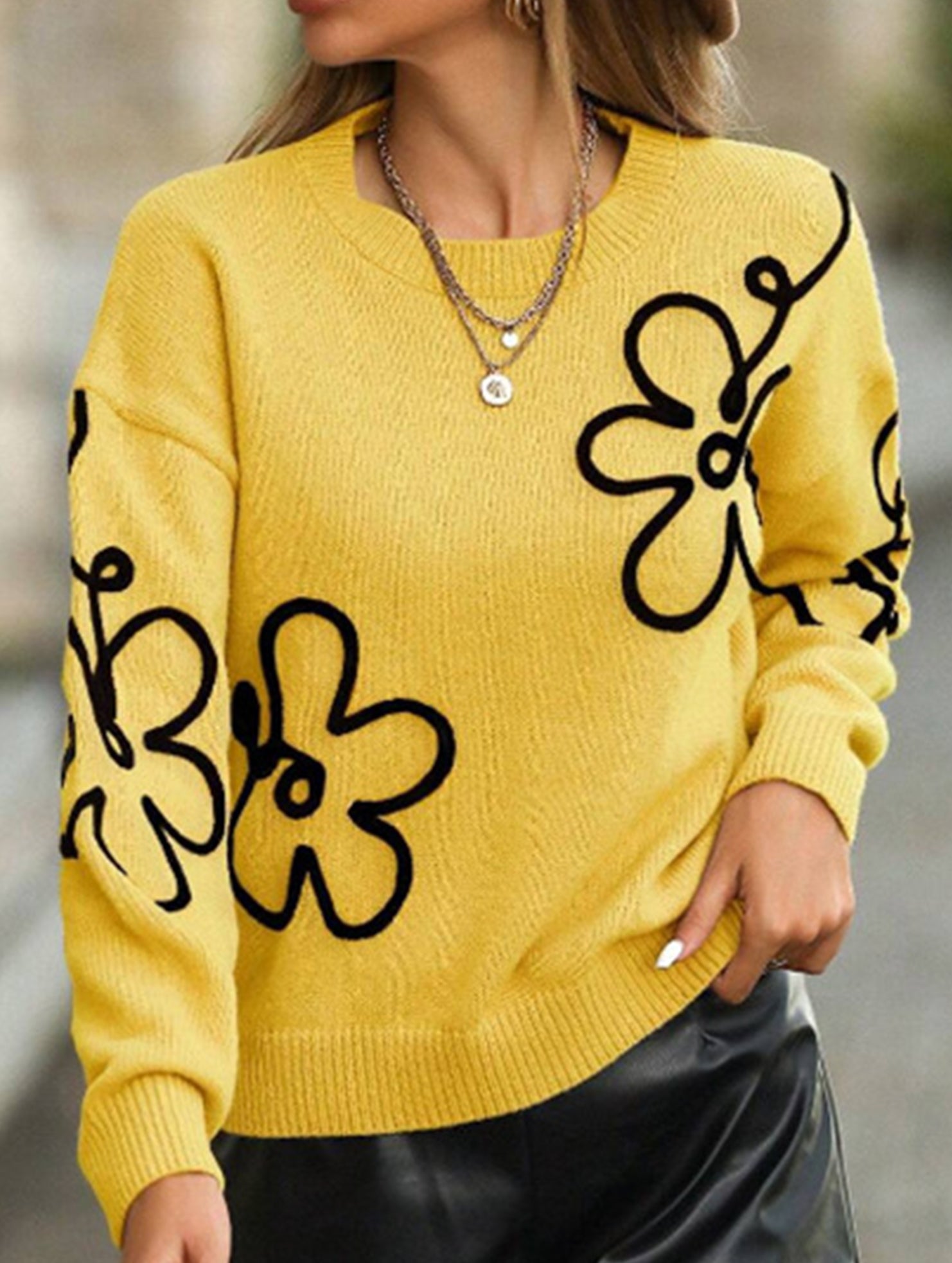 Stylish round neck jacquard knit sweater