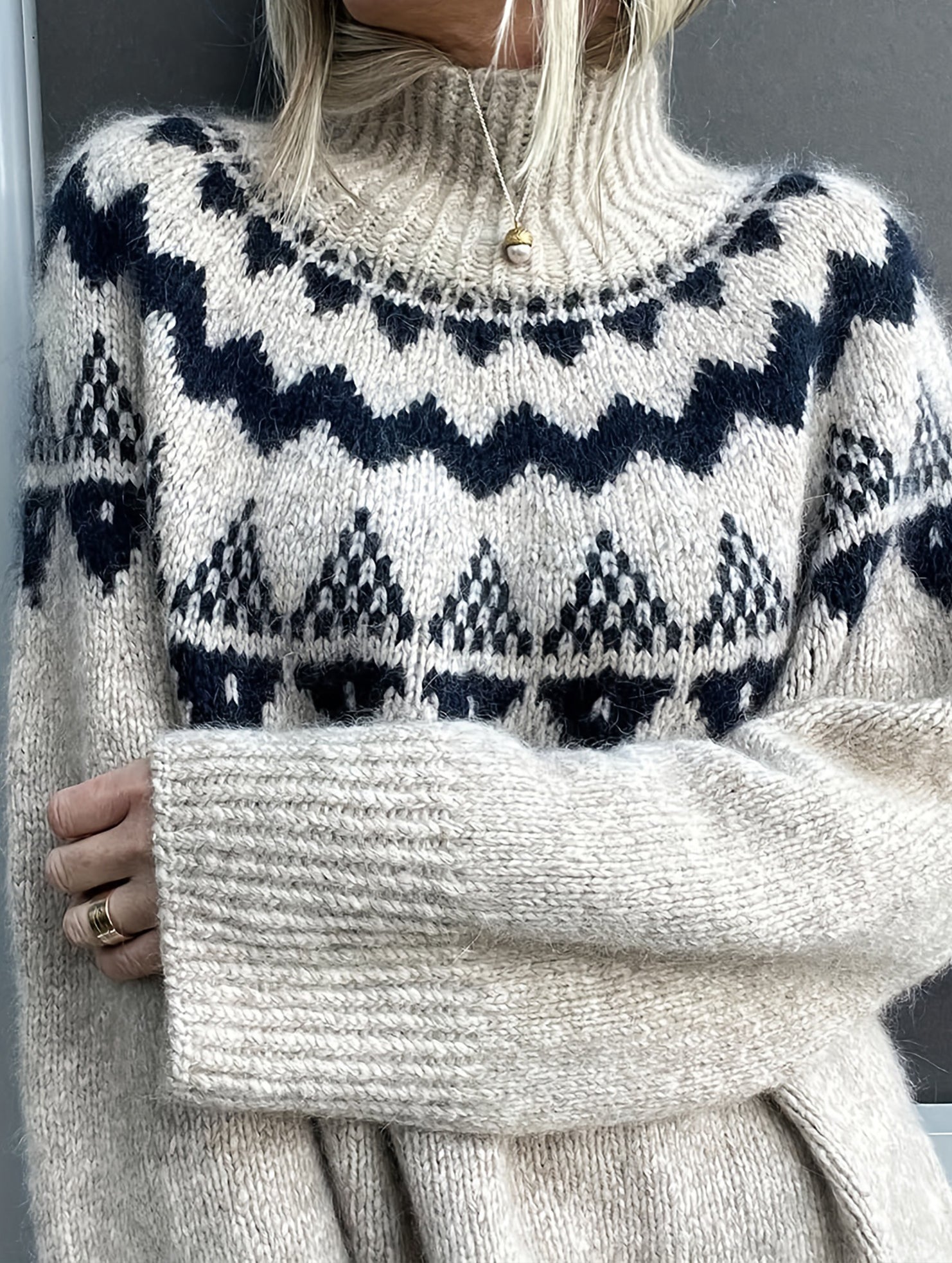 Retro-style lazy pullover knit sweater