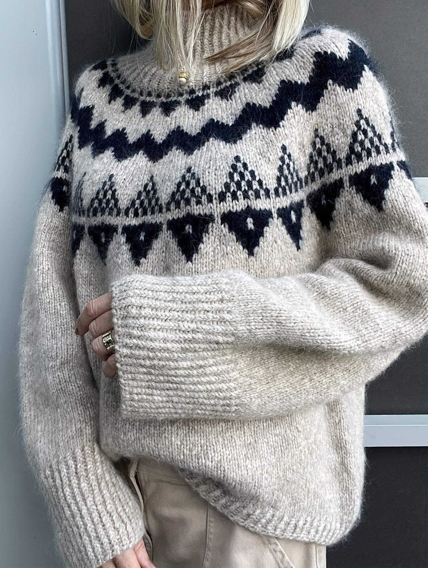 Retro-style lazy pullover knit sweater