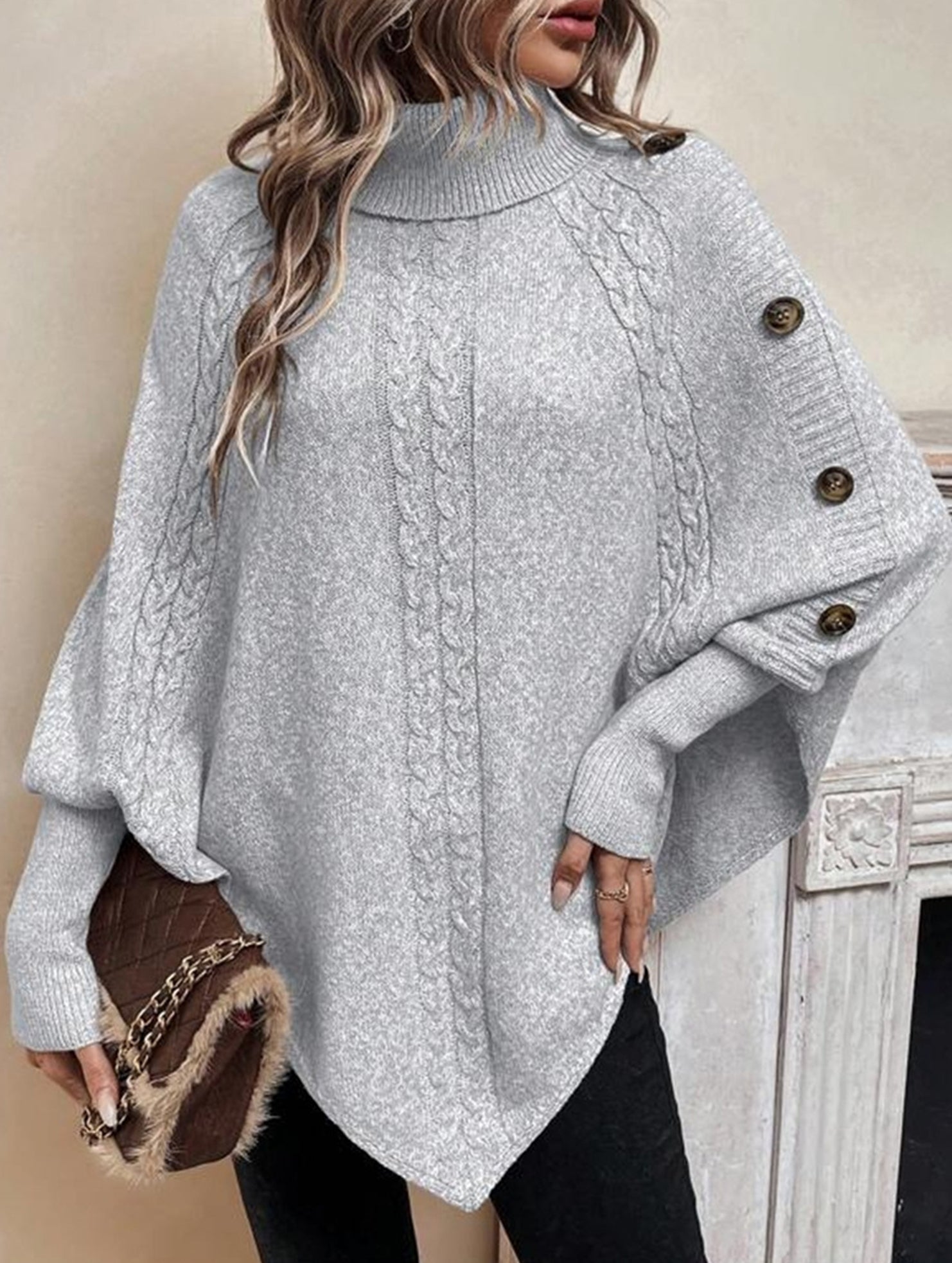 Stylish turtleneck long-sleeved knitwear