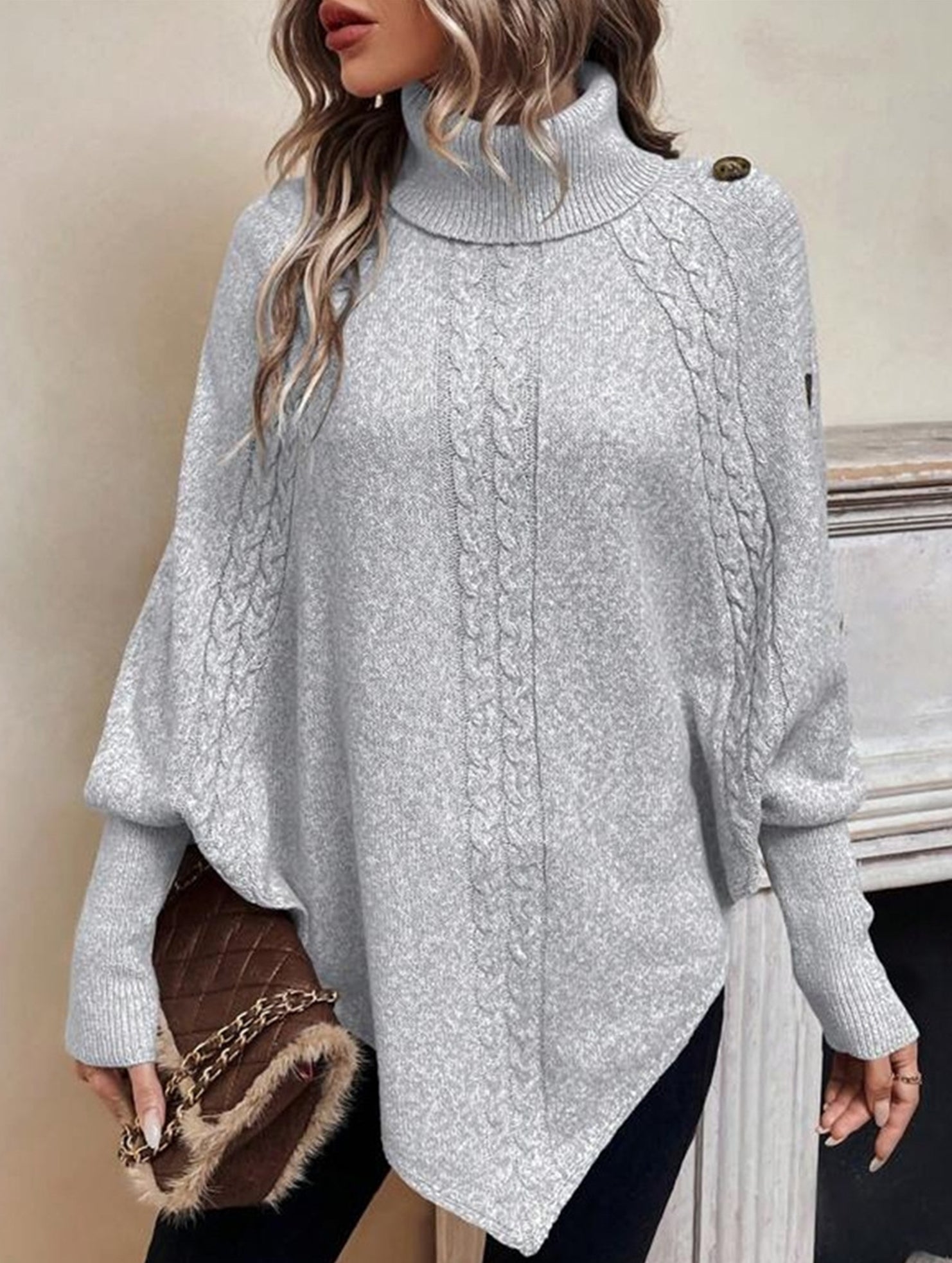 Stylish turtleneck long-sleeved knitwear