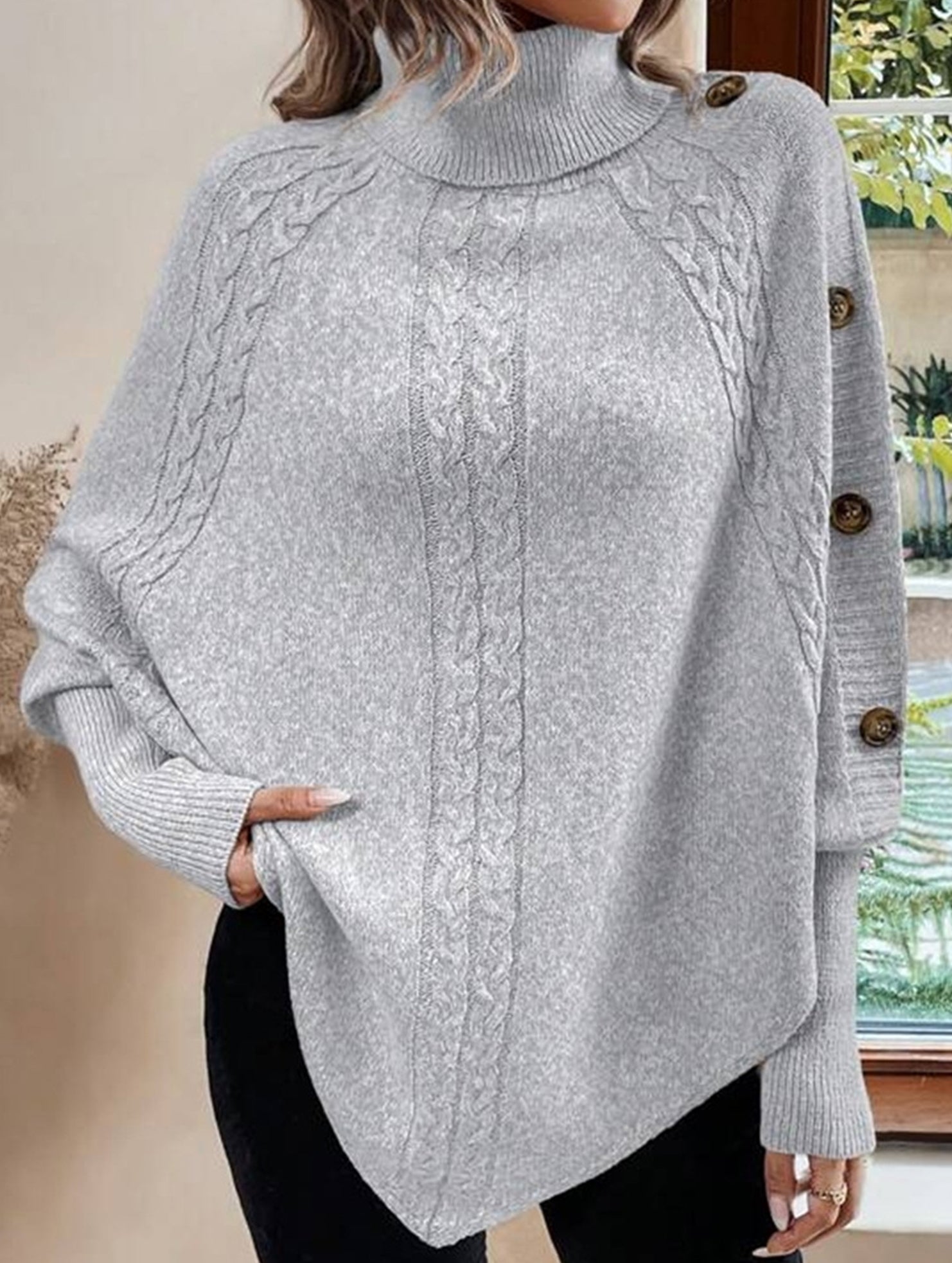 Stylish turtleneck long-sleeved knitwear