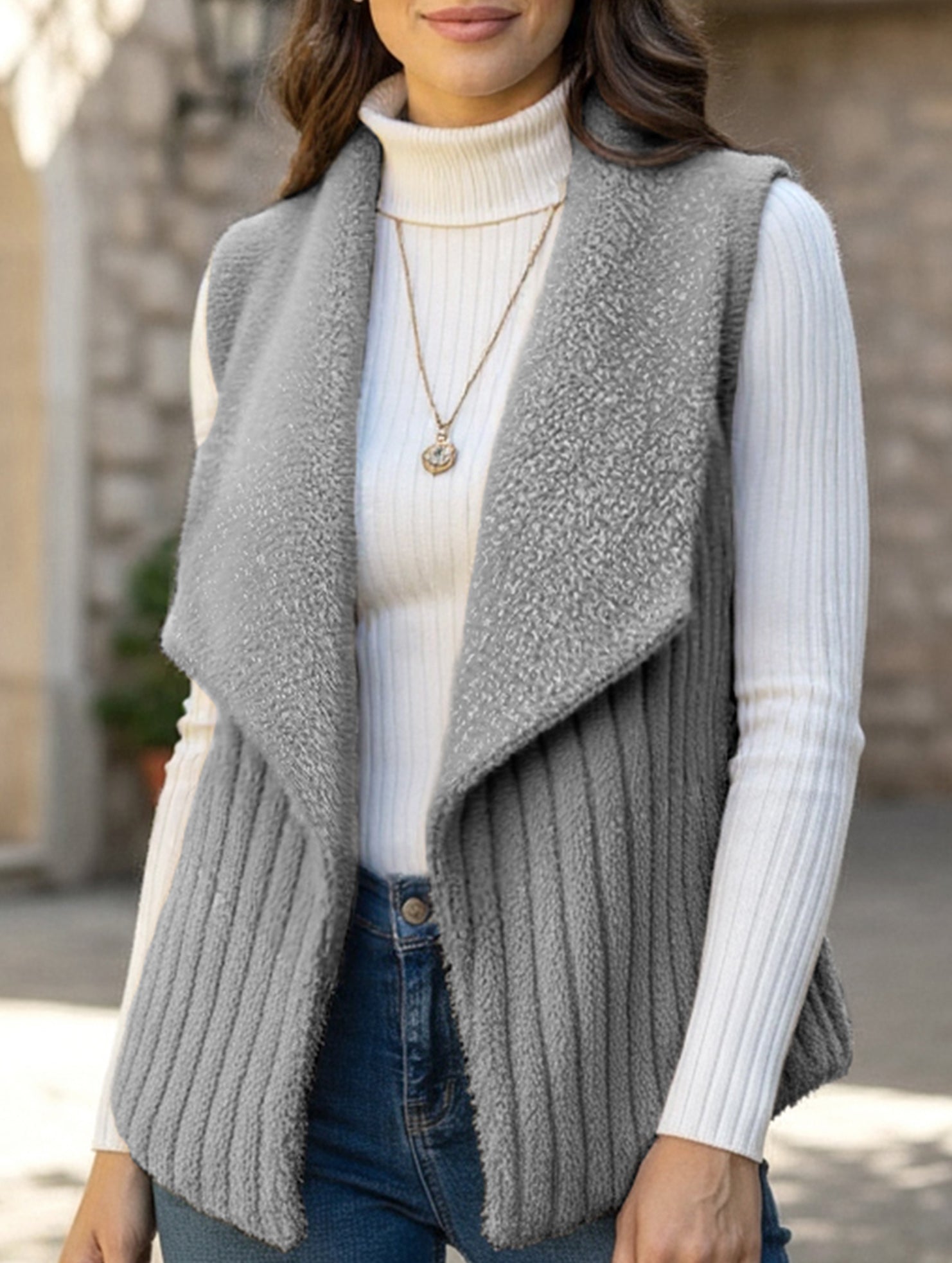 Simple sleeveless versatile vest