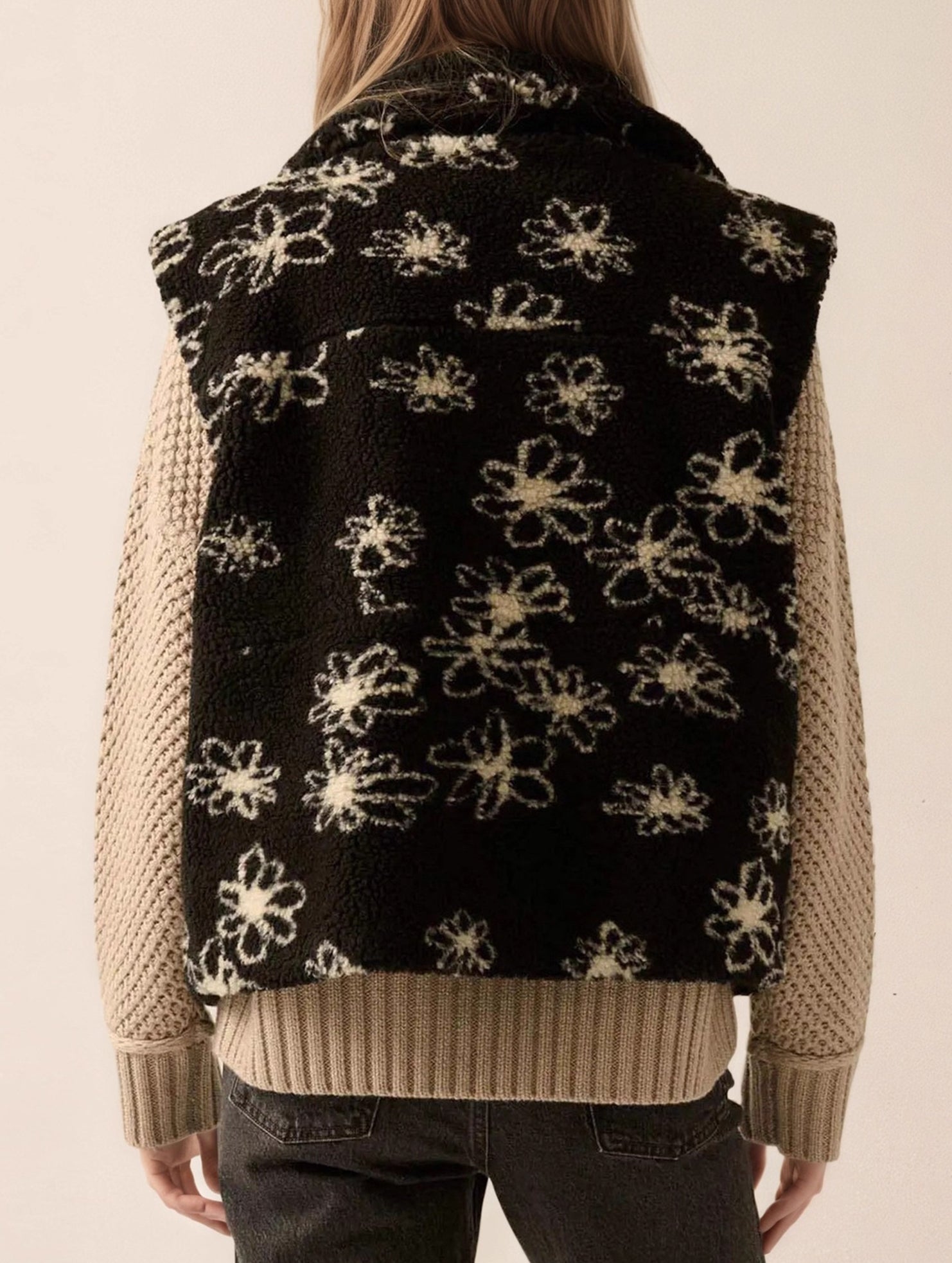 Fashion lapel flower integrated sleeveless vest