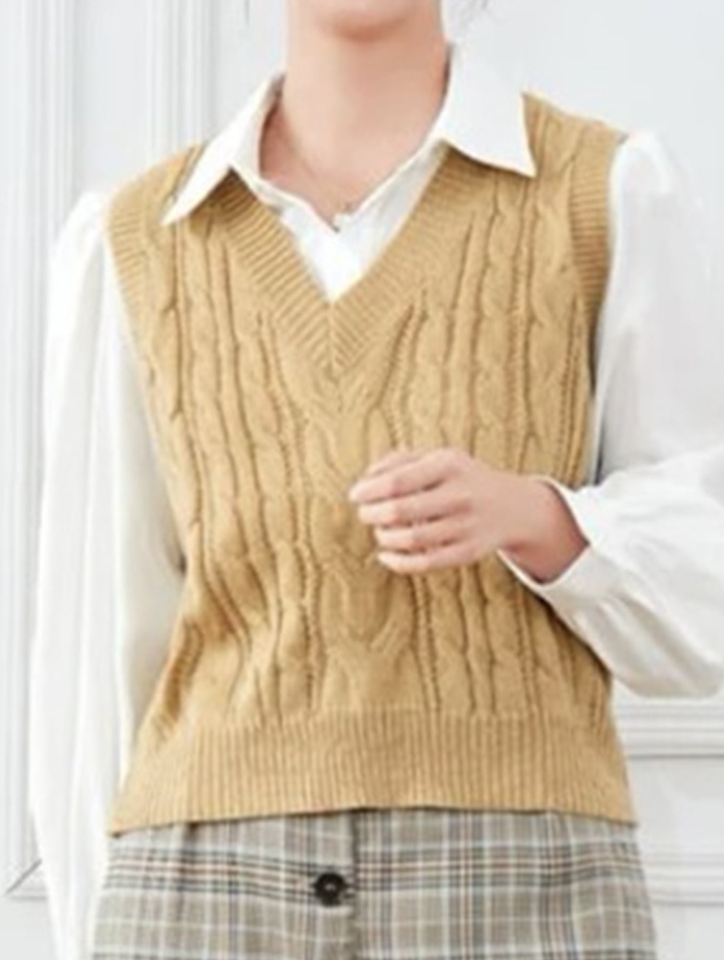 Women's cable knit vest sweater