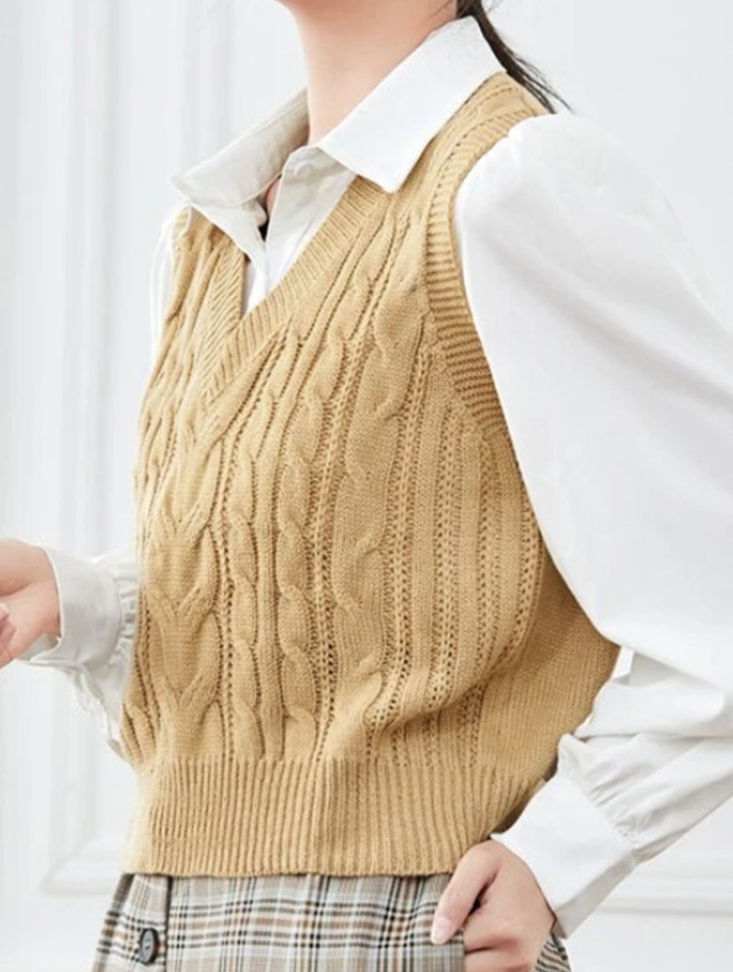 Women's cable knit vest sweater