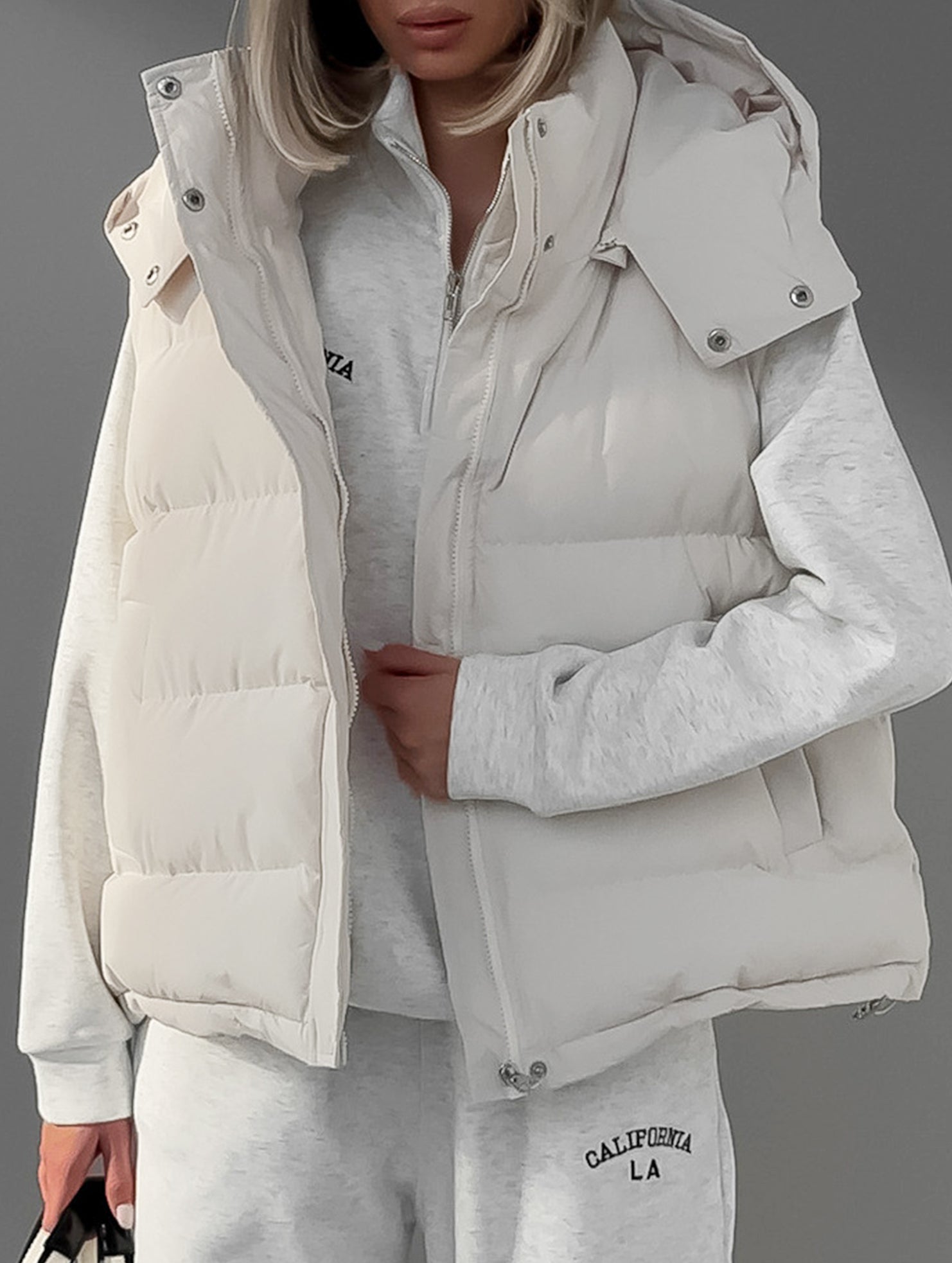 Sleeveless hooded down jacket vest