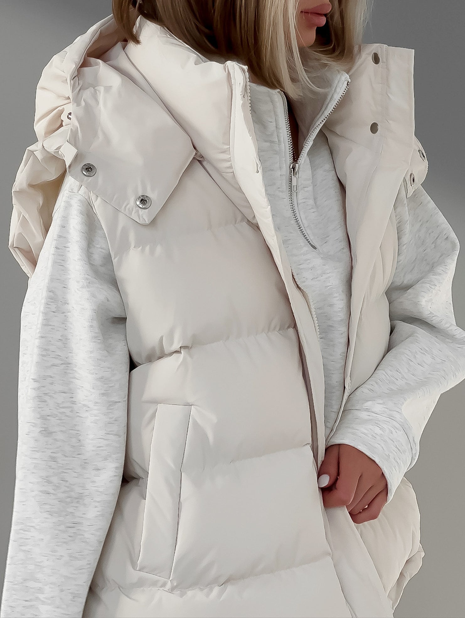 Sleeveless hooded down jacket vest