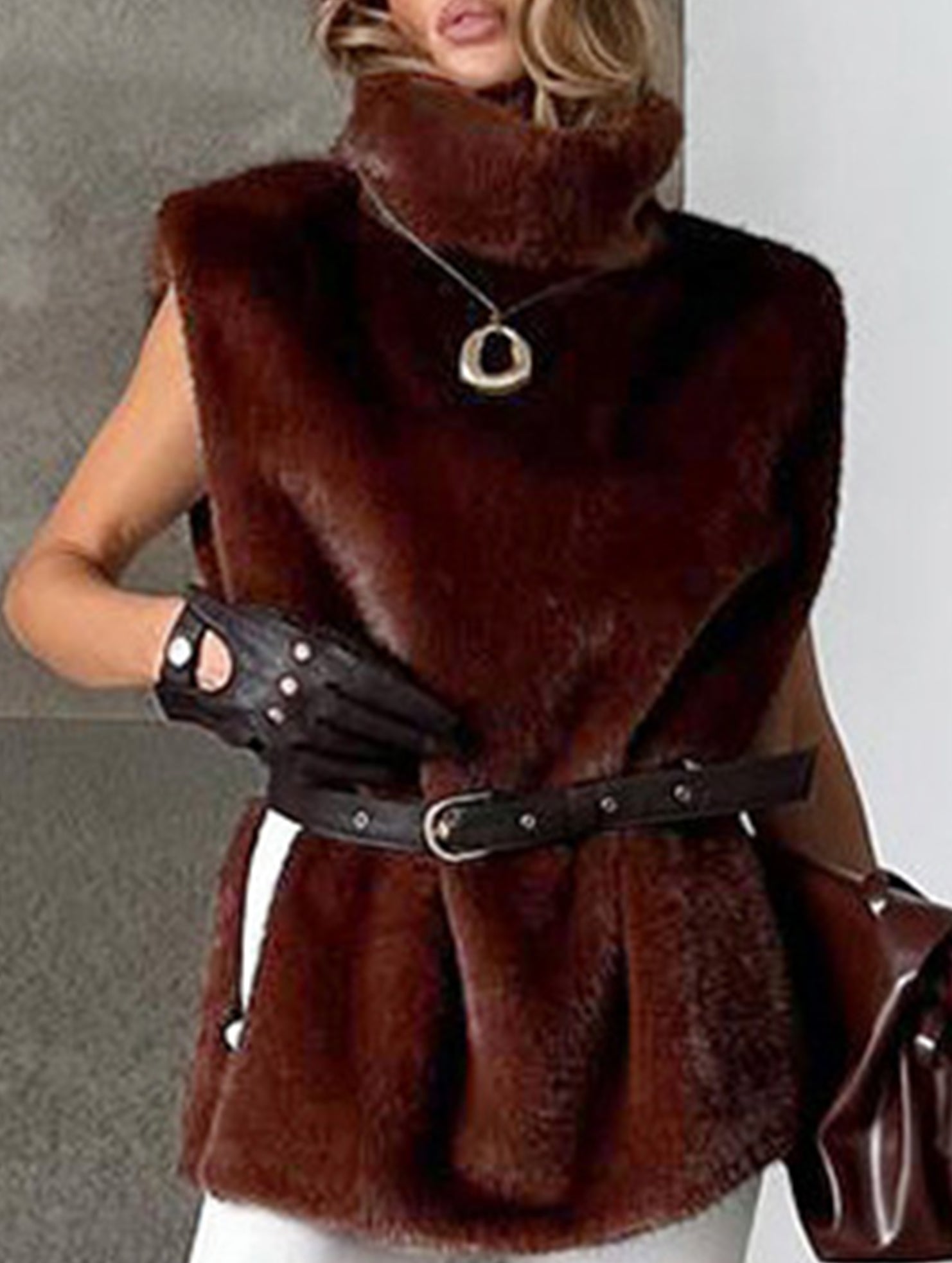 Luxury style turtleneck plush vest_CWOV00318