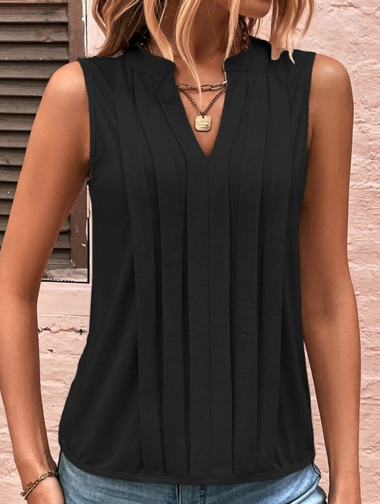Slim Fit Pleats sleeveless V-neck top