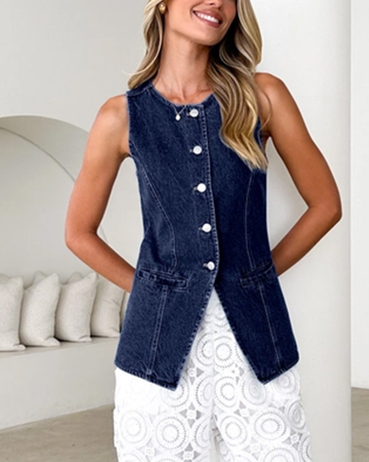 Retro Round-Neck Cinched Waist Denim Vest – Classic Denim Outerwear for Women