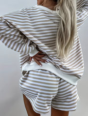 V-neck loose top sports suit