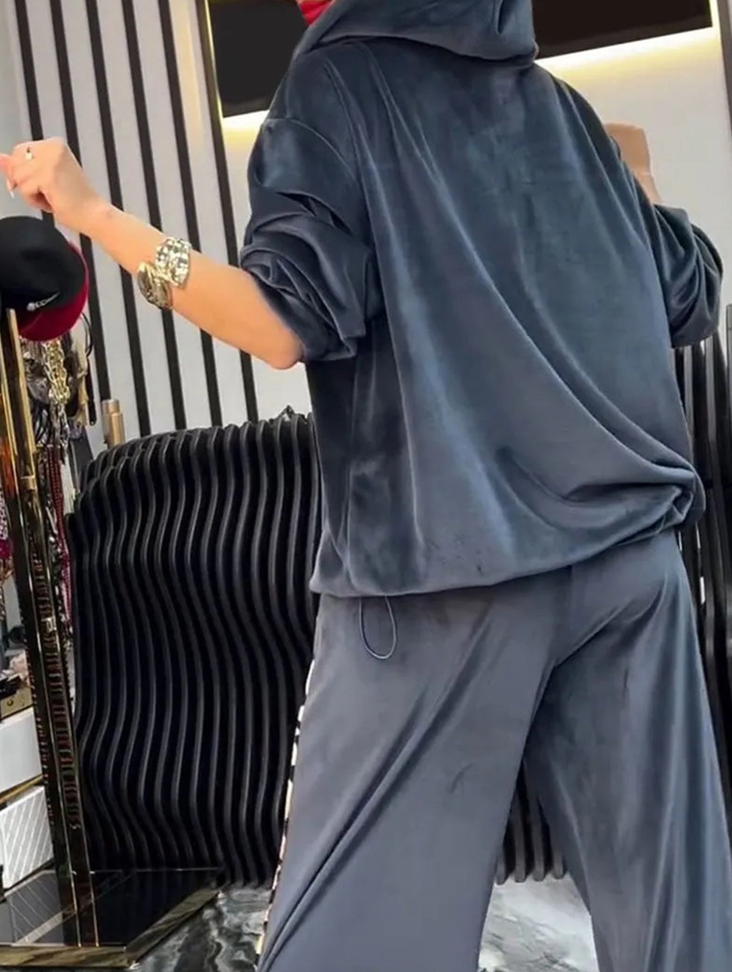 Loose-fitting two-piece leopard print hoodie set